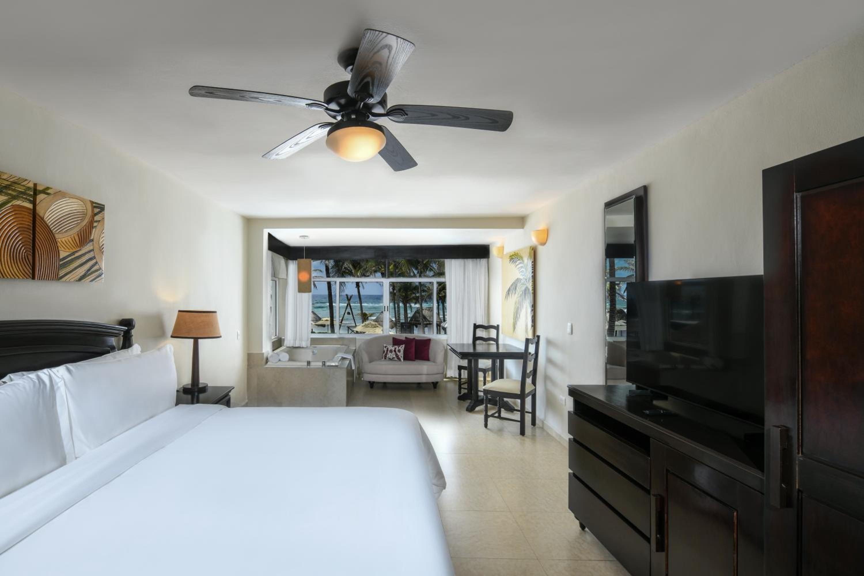 Oceanfront Junior Suites - Photo 4