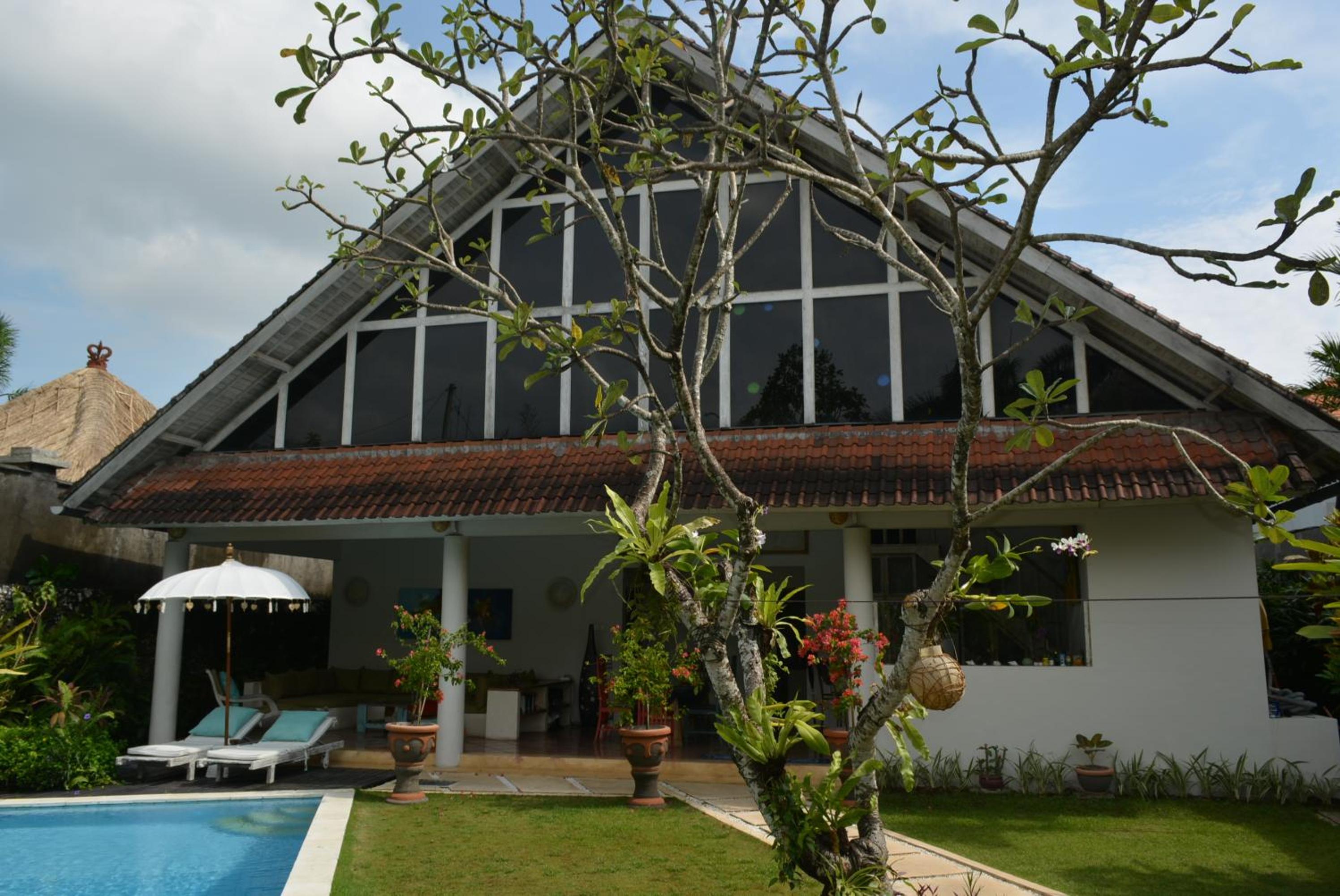 Three-Bedroom Villa - Photo 8
