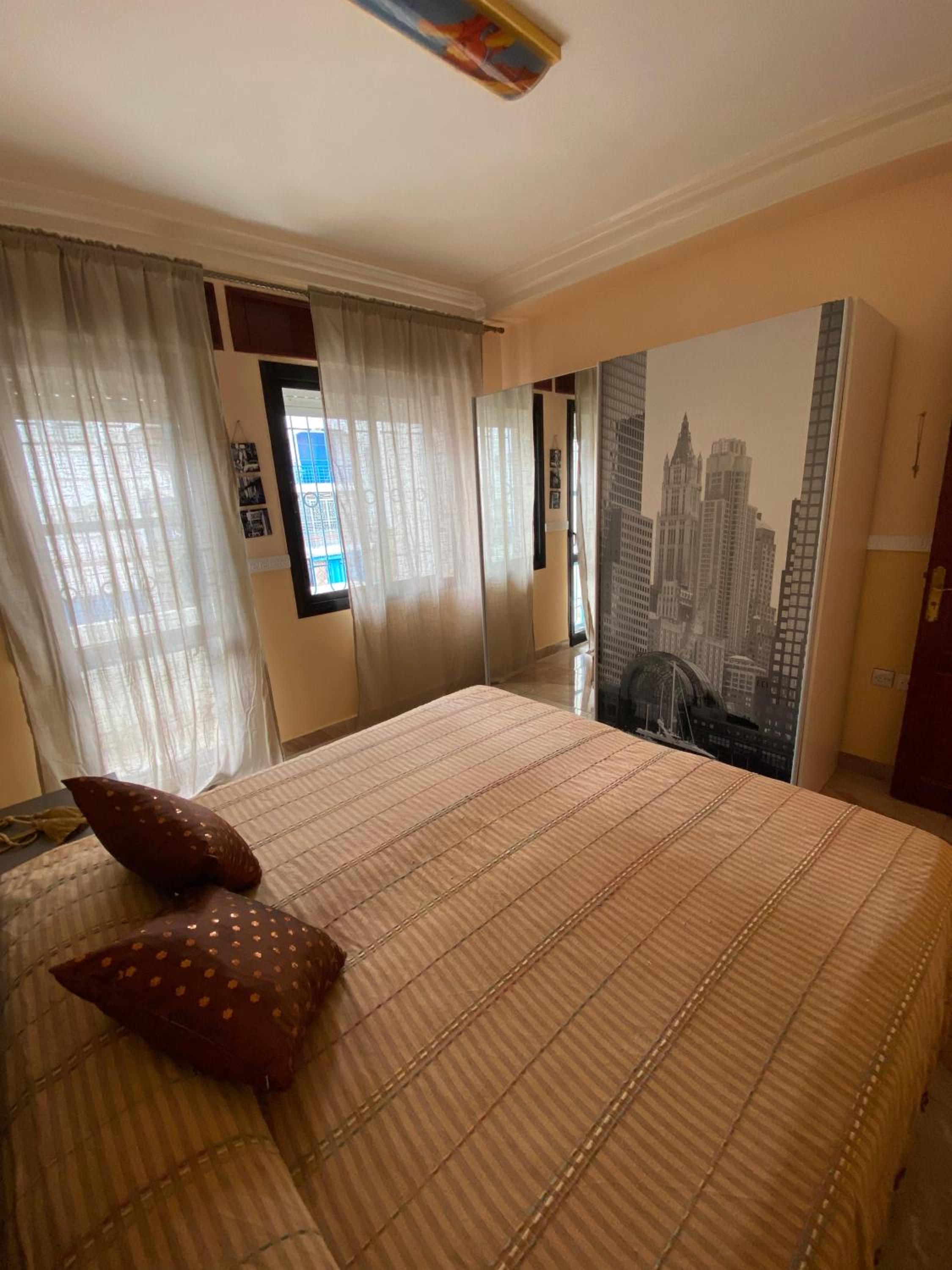 One-Bedroom Apartment photo 1