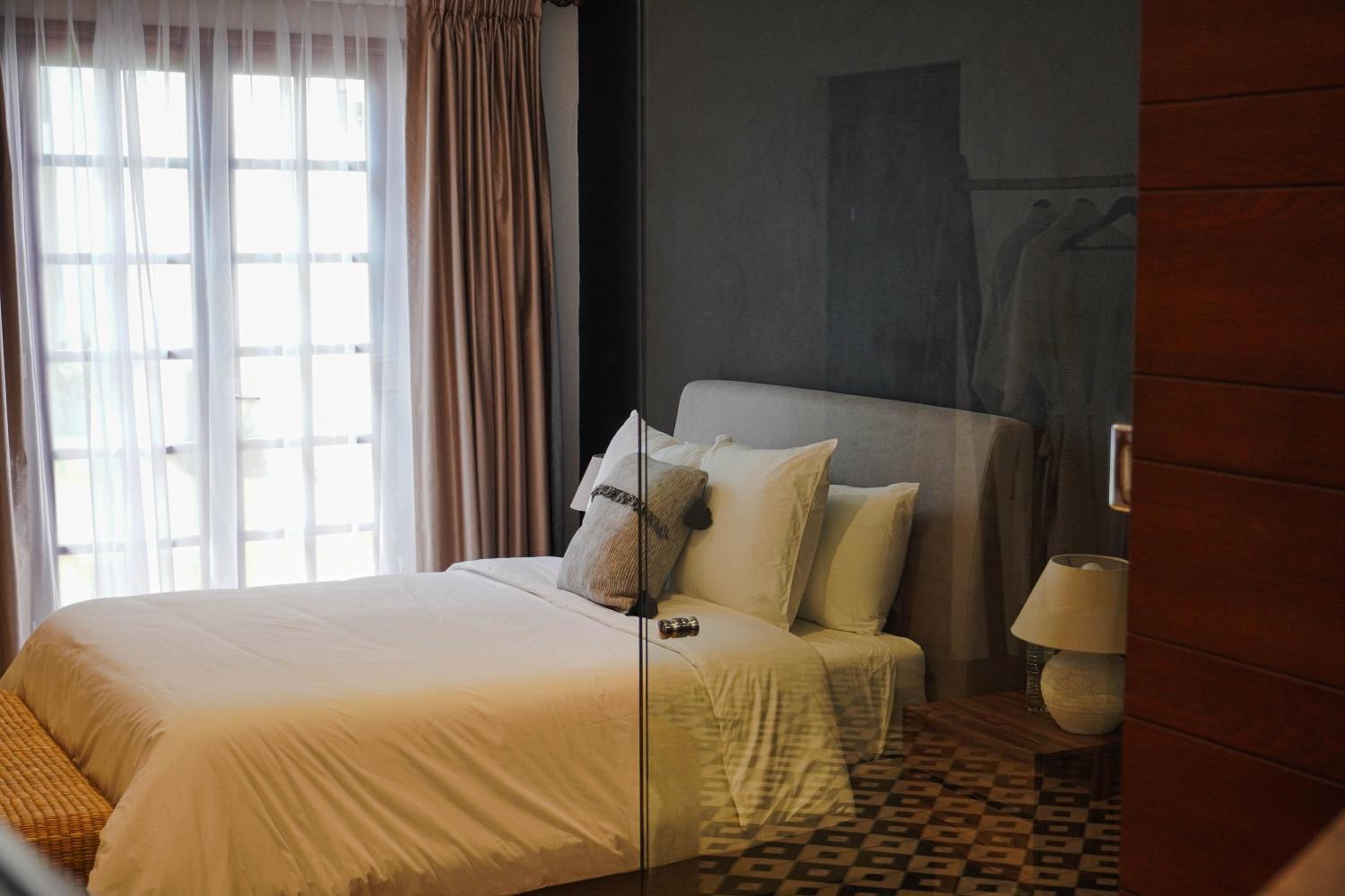 Deluxe Suite with Spa Bath photo 2