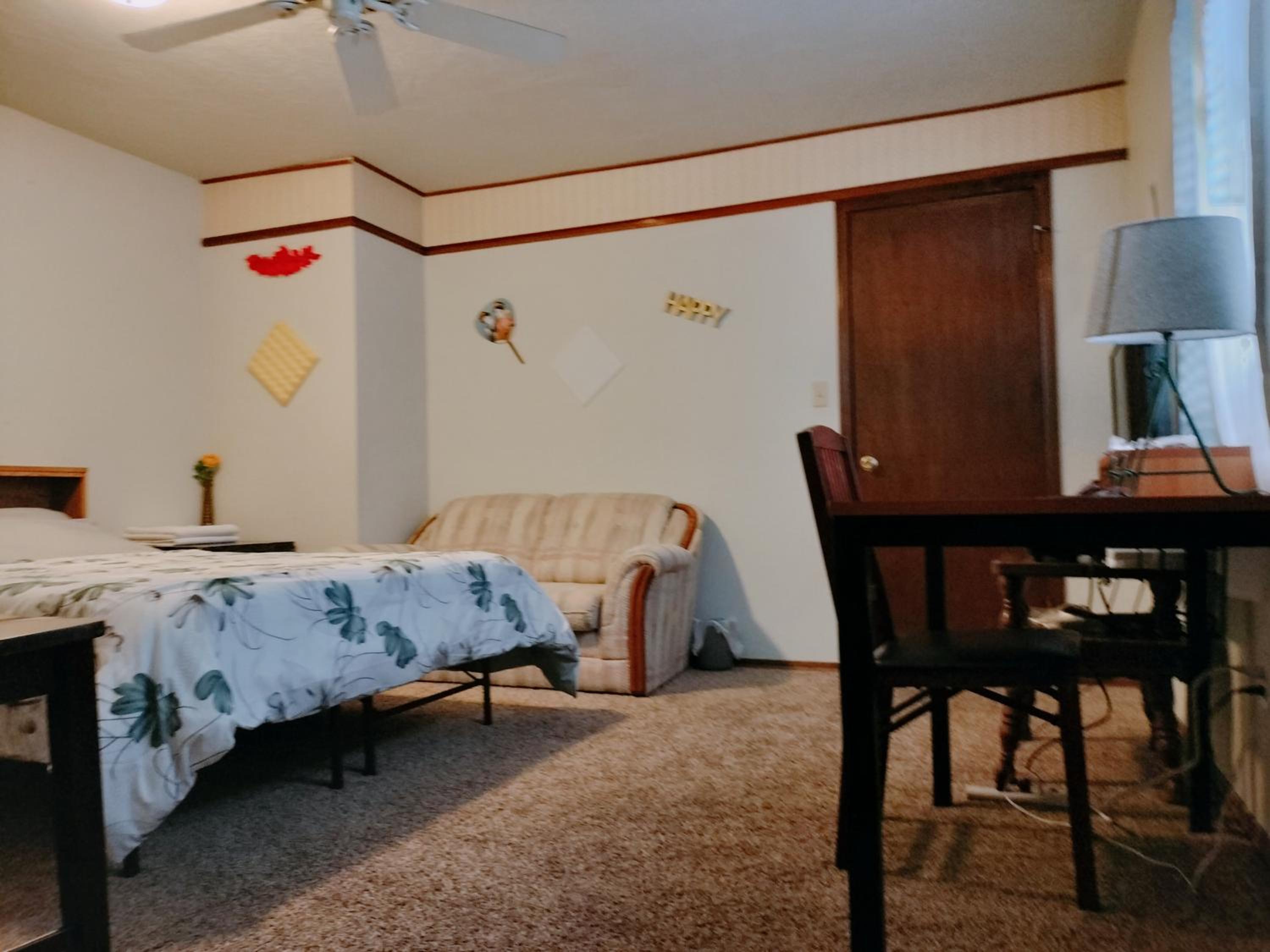One-Bedroom Apartment photo 1