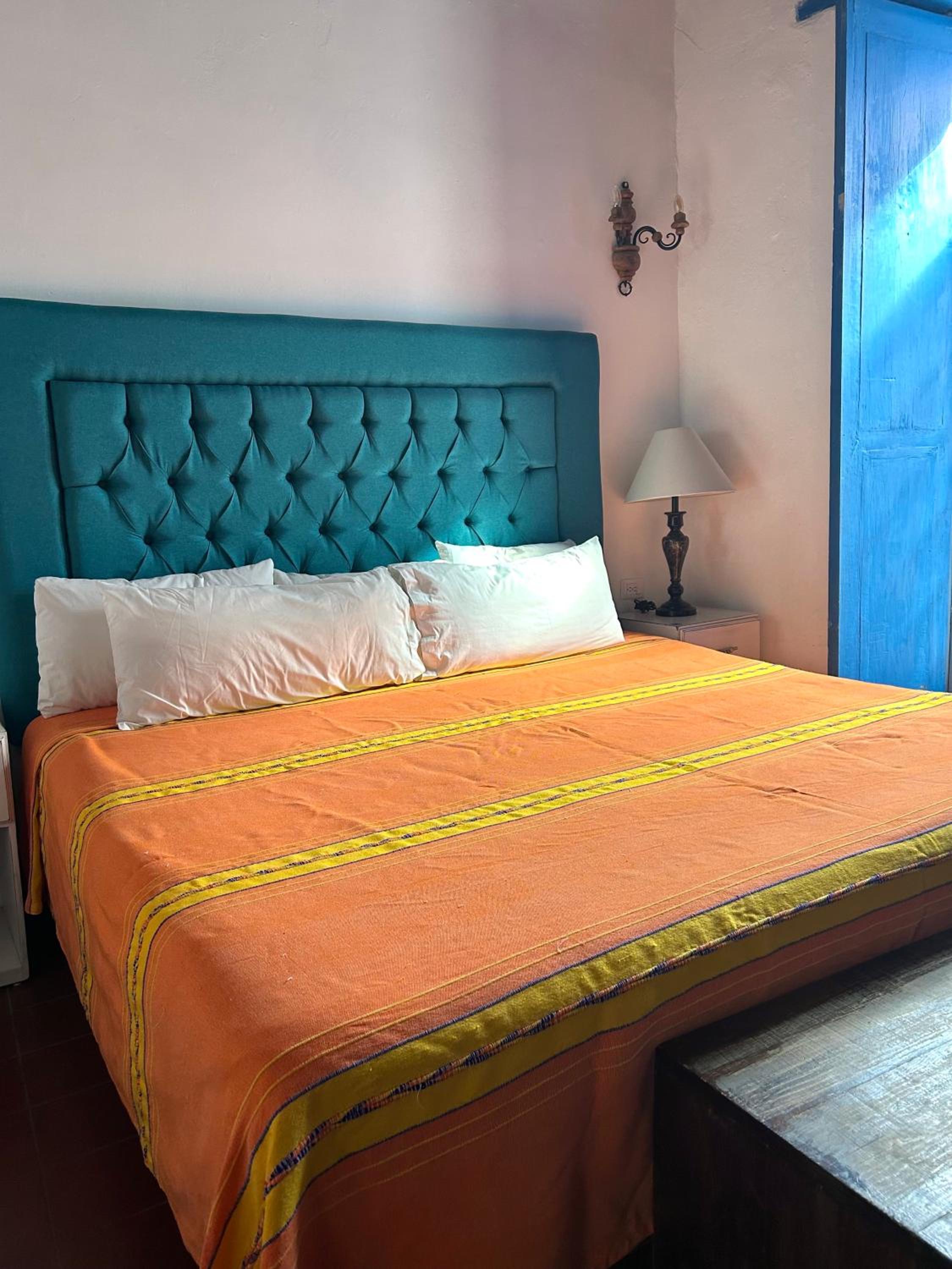 King Room with Balcony - Photo 14