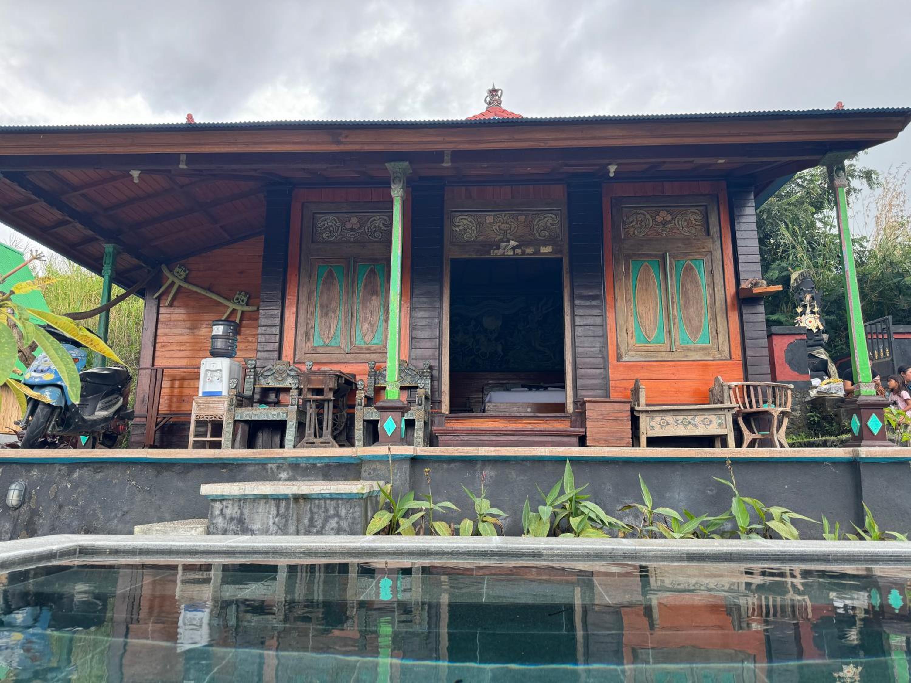 Wooden Family Room with Plunge Pool - Photo 9