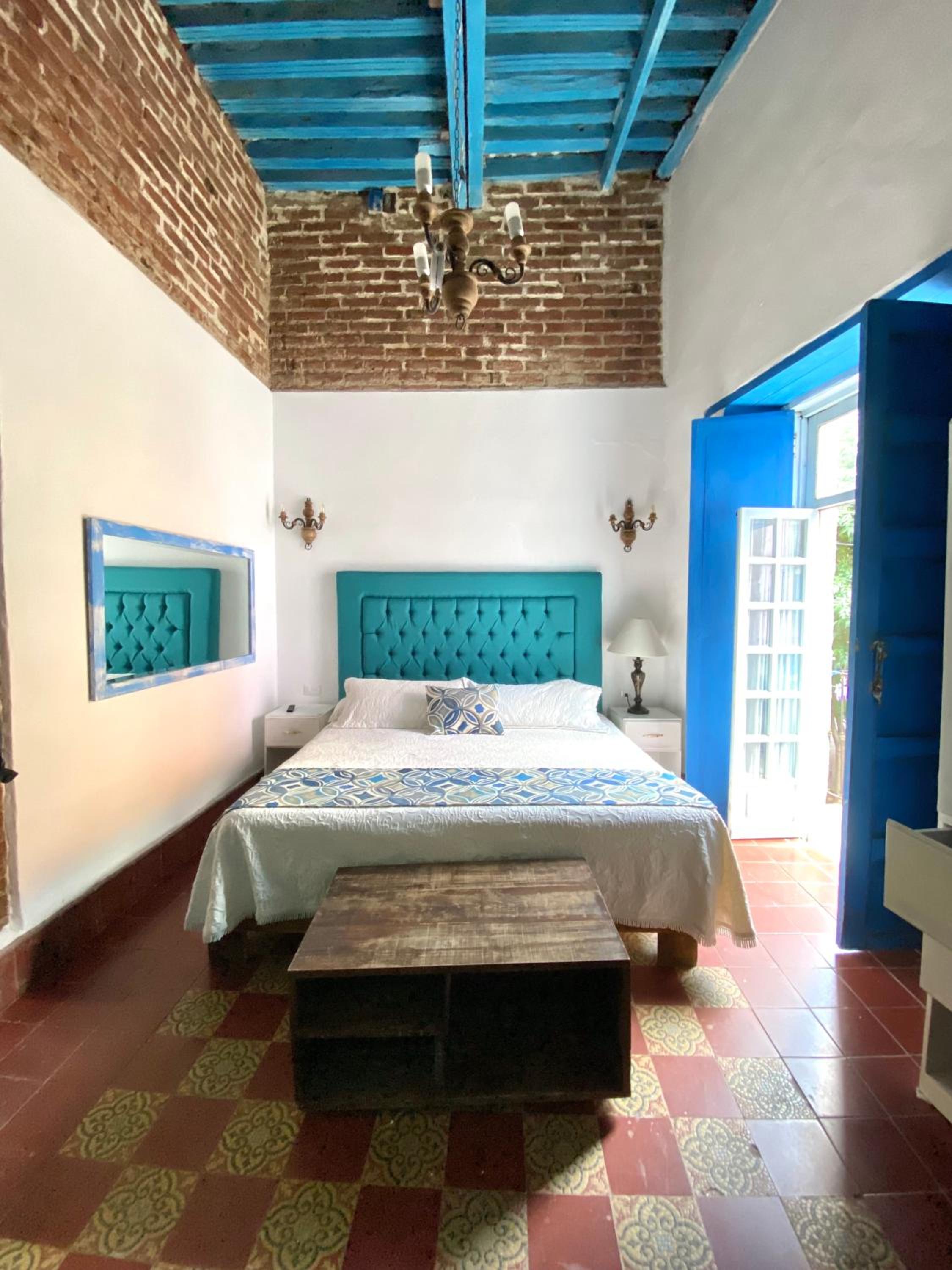 King Room with Balcony - Photo 1