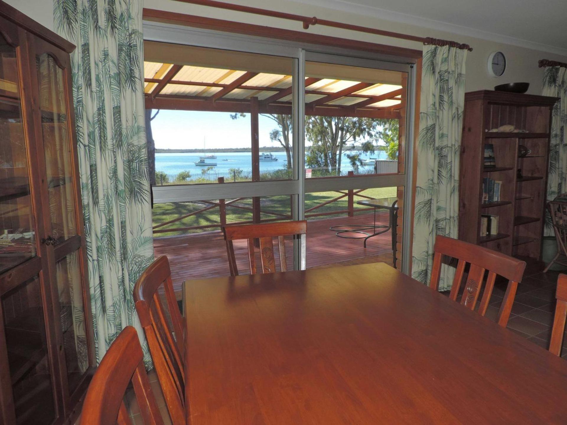 Three-Bedroom House photo 2
