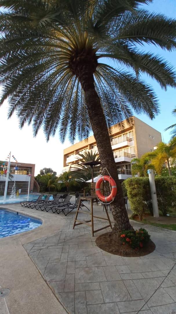 Three-Bedroom Apartment with Balcony photo 3