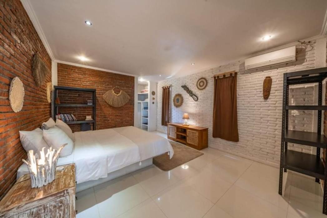 Villa photo 2