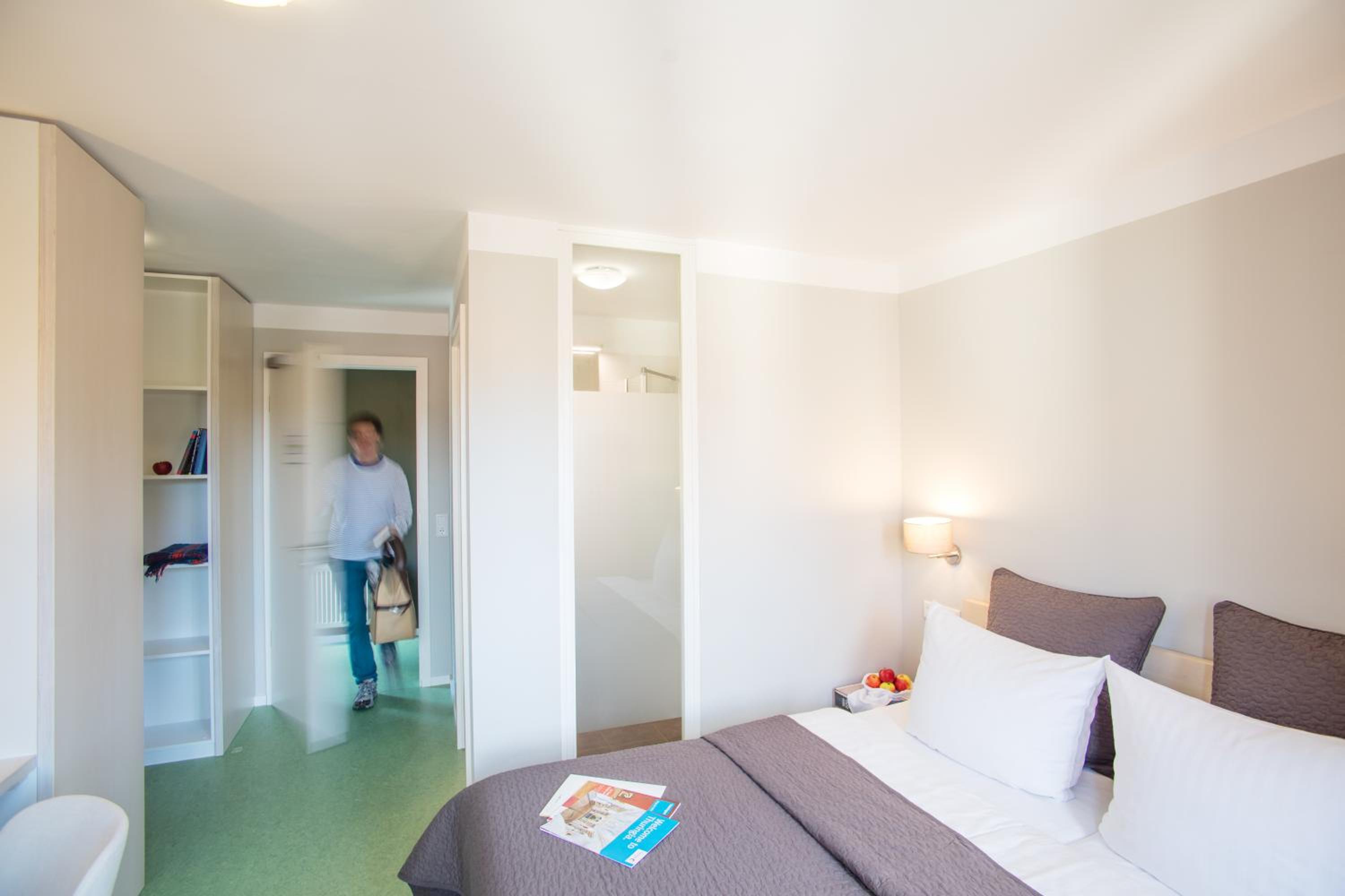 Double Room with Private Bathroom - Photo 21