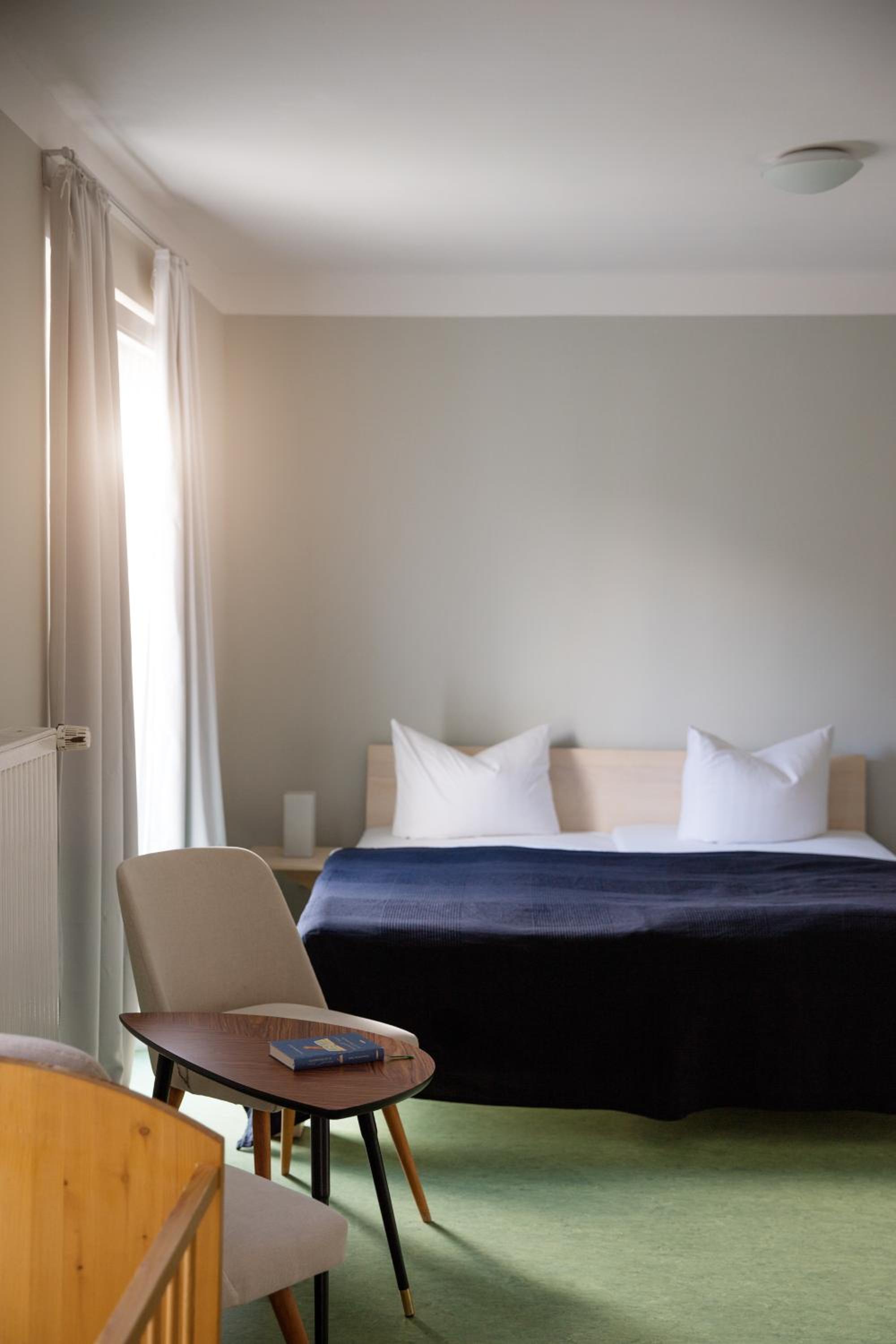 Double Room with Private Bathroom - Photo 23