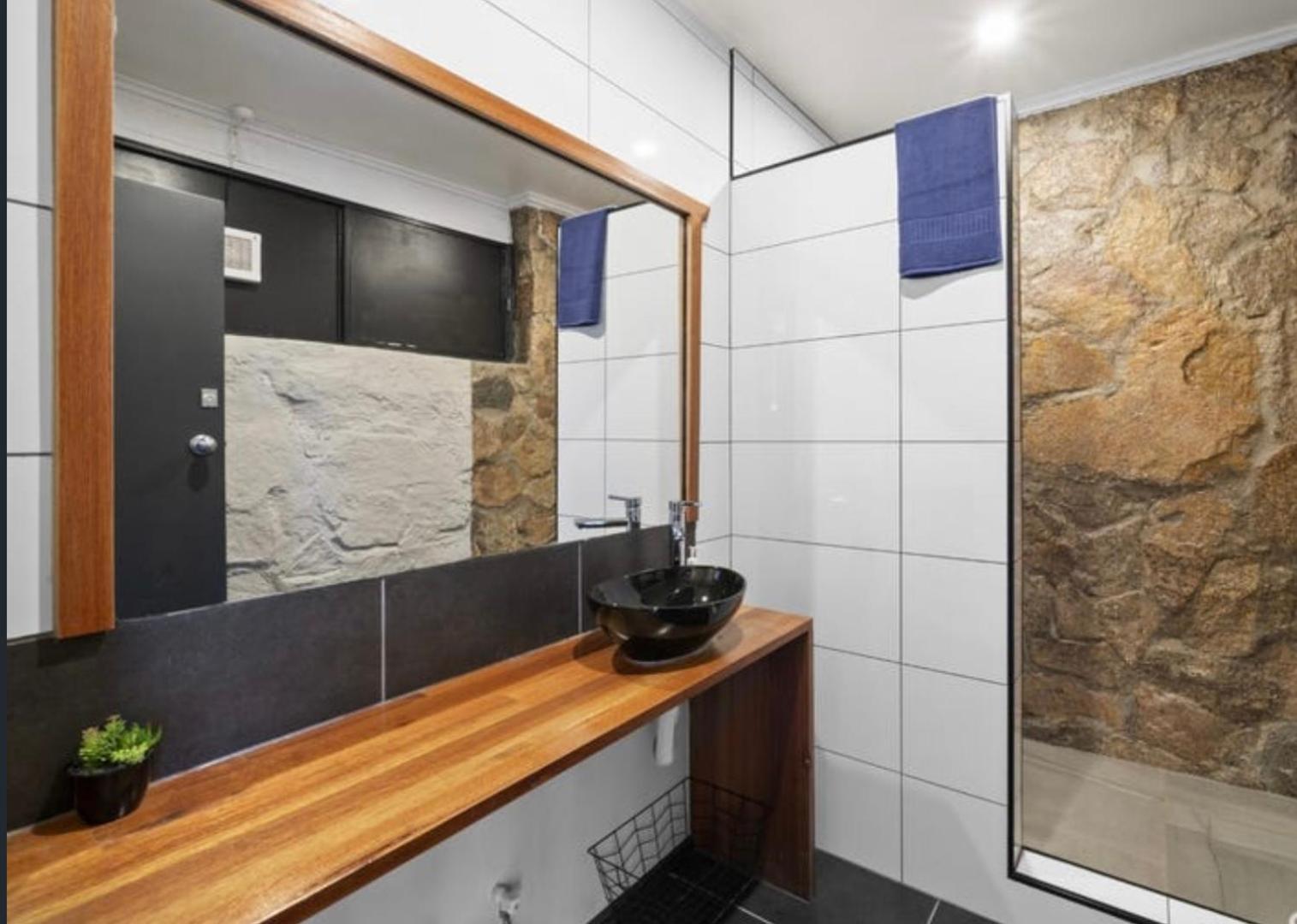 Family Room With Shared Bathroom photo 2
