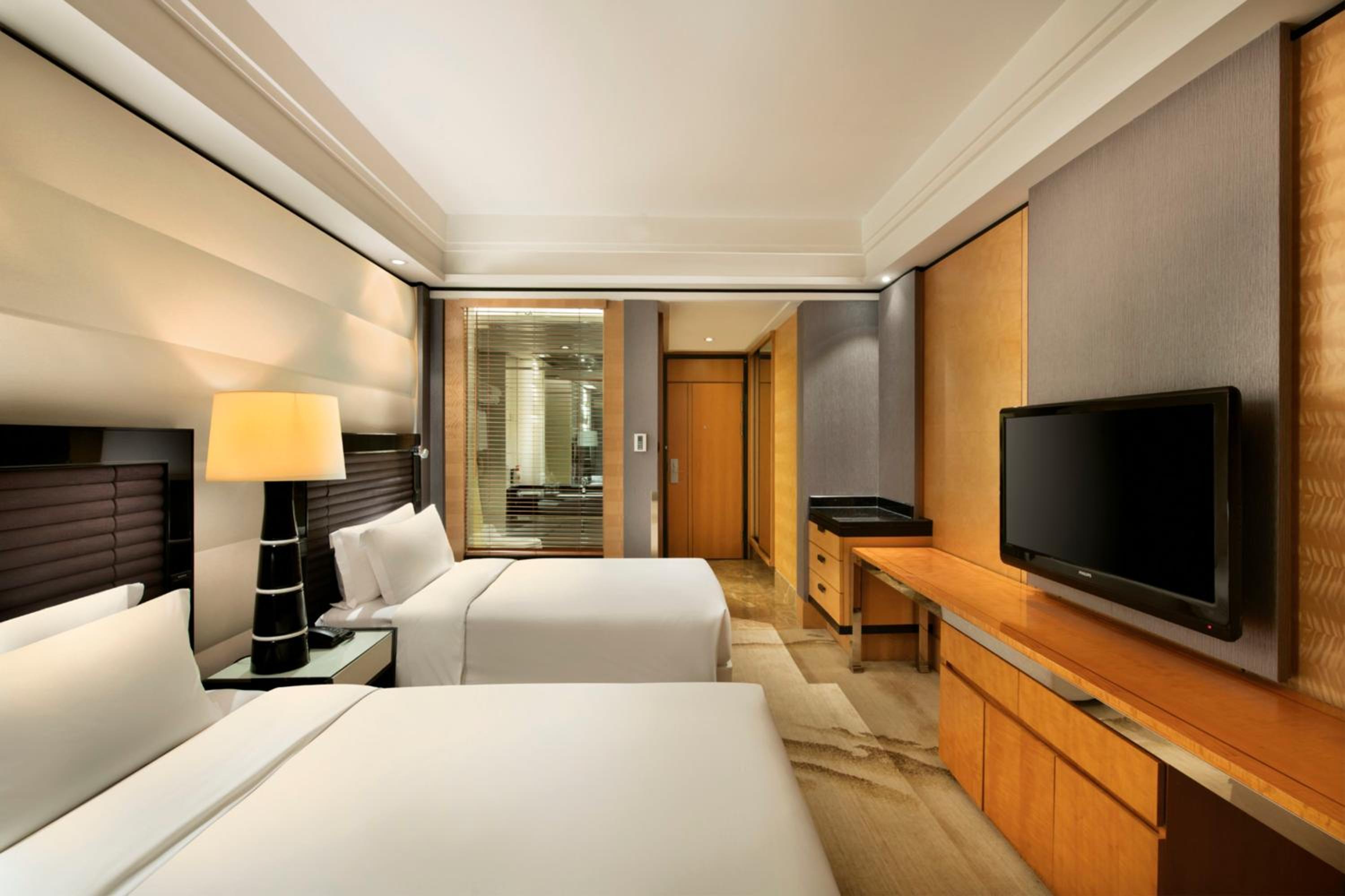 Premium Double Room with Two Double Beds - Lounge Access - Photo 4