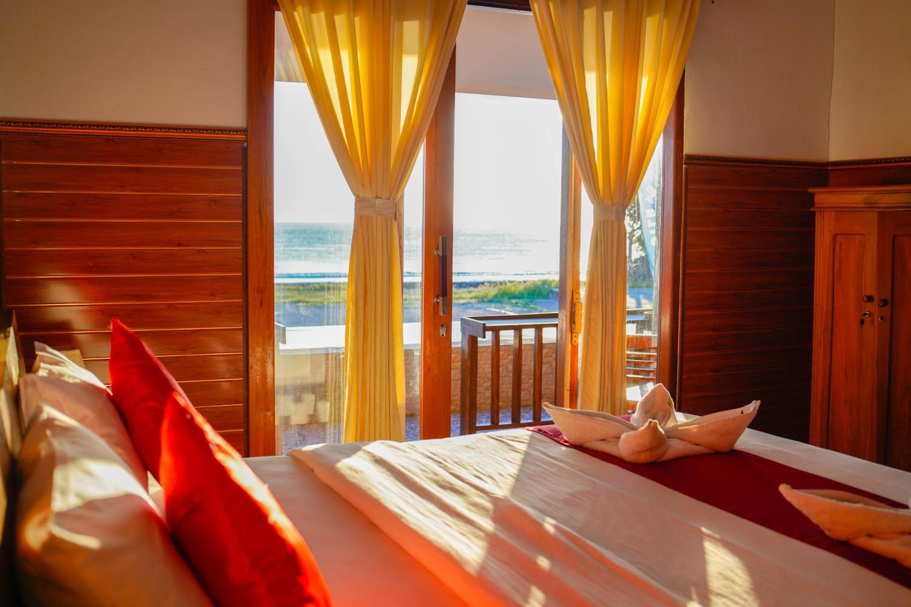 Double Room with Pool View - Photo 9