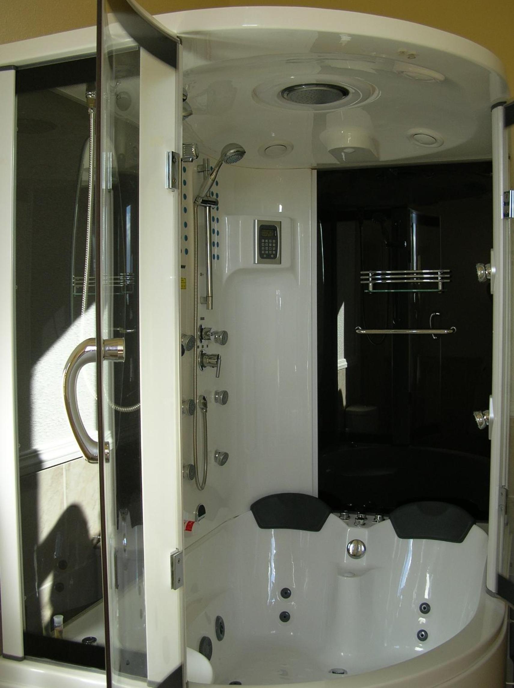 One-Bedroom Suite with Spa Bath - Photo 8