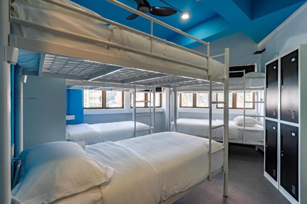 6-Bed Mixed Dormitory Room photo 3
