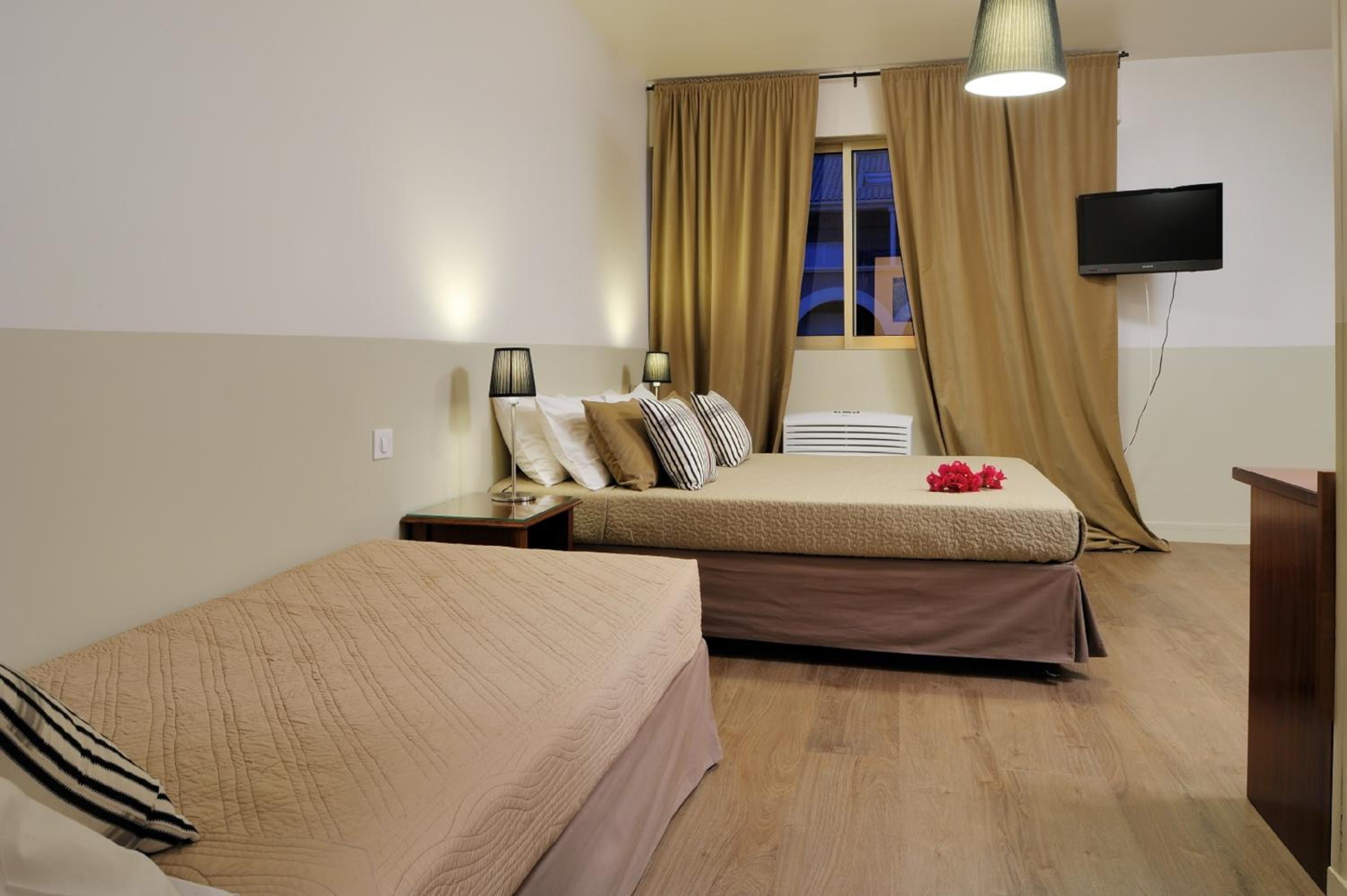 Standard Triple Room - Photo 10