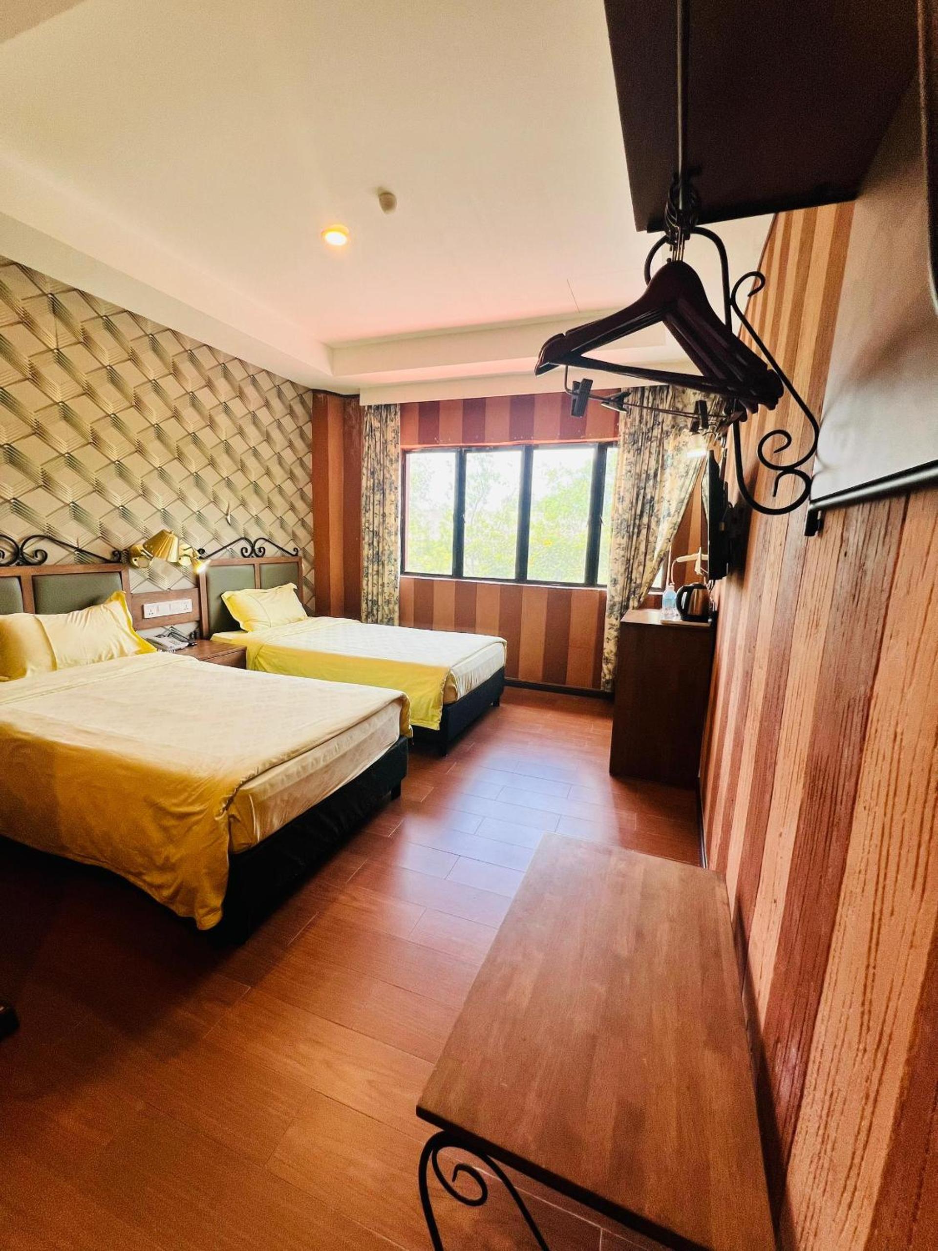 Standard Twin Room