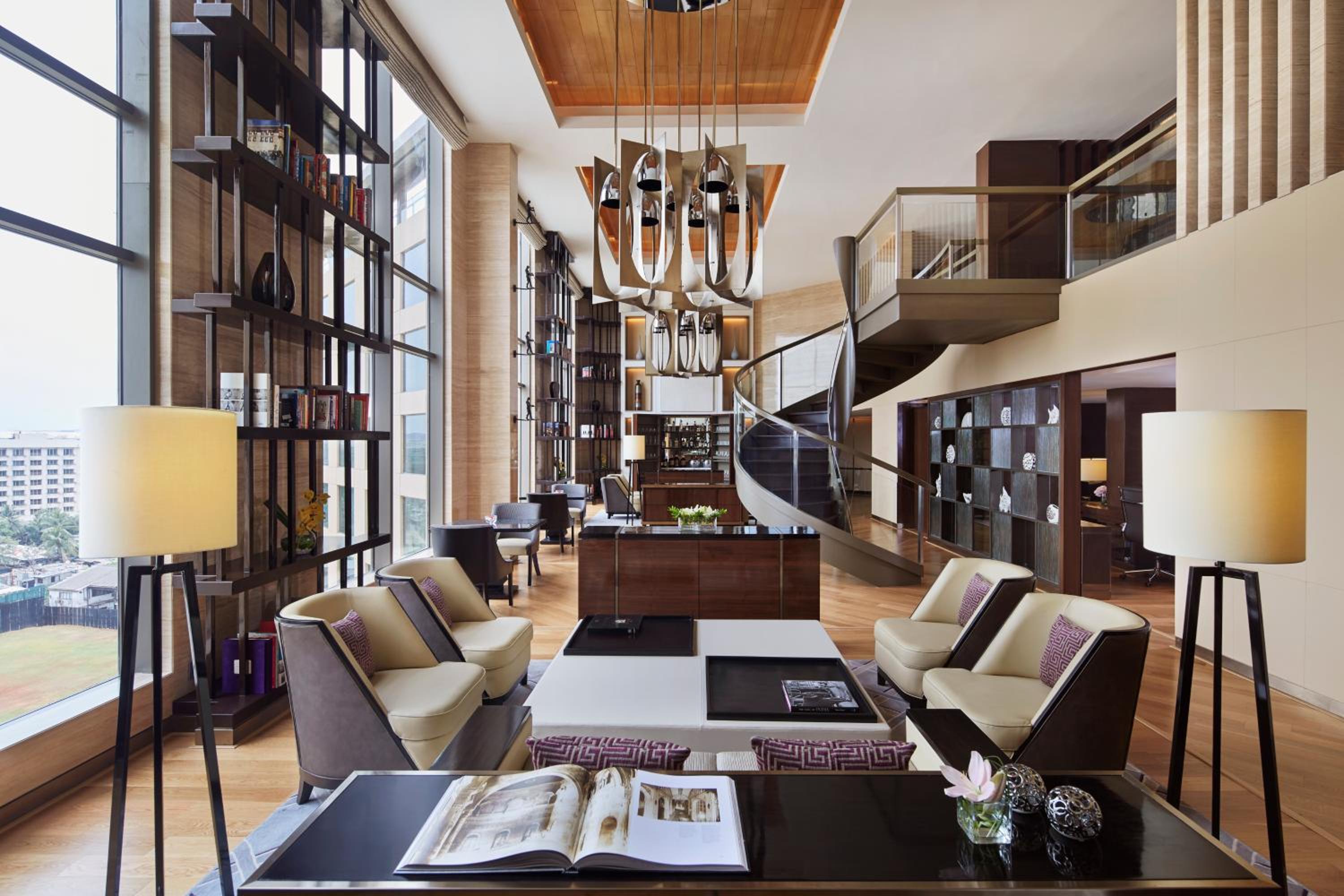 1 Bedroom Suite, Executive Lounge Access, 1 King, Balcony with complimentary two-way airport transfers 1 Bedroom Suite, Executive Lounge Access, 1 King, Balcony with complimentary two-way airport transfers