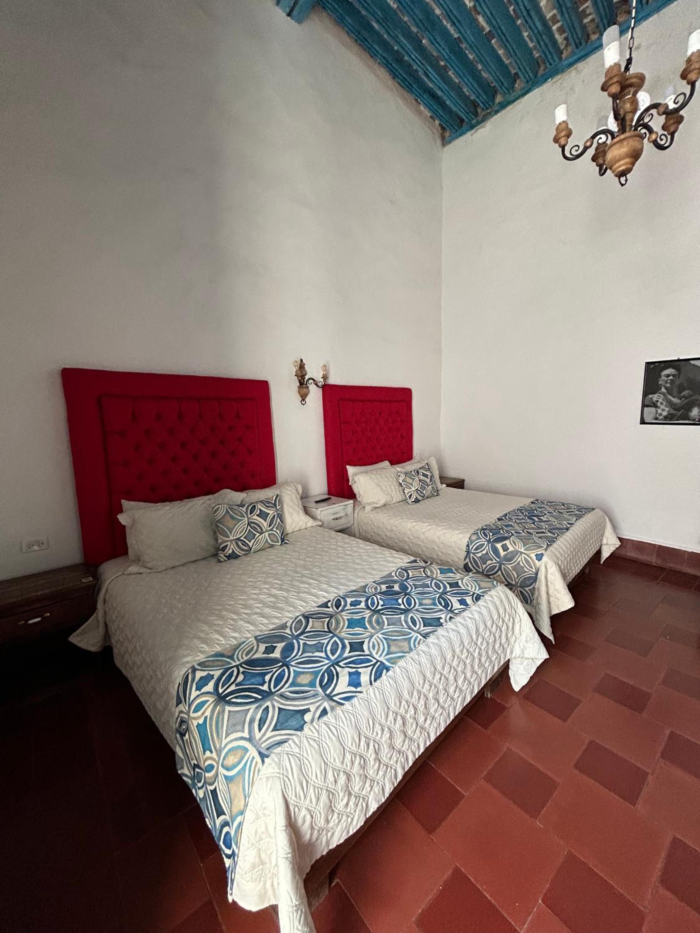 Twin Room with Balcony - Photo 15
