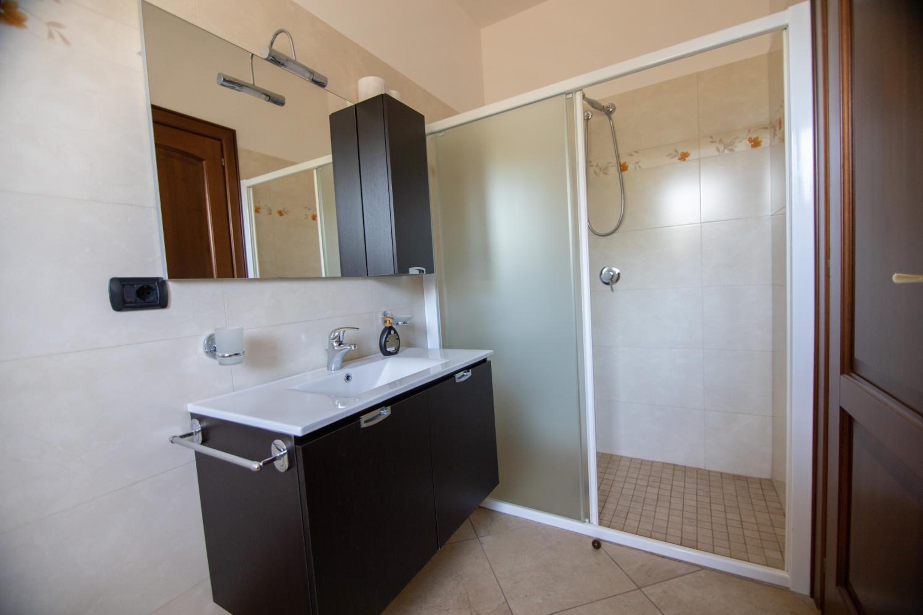 One-Bedroom Apartment (4 Adults) photo 2