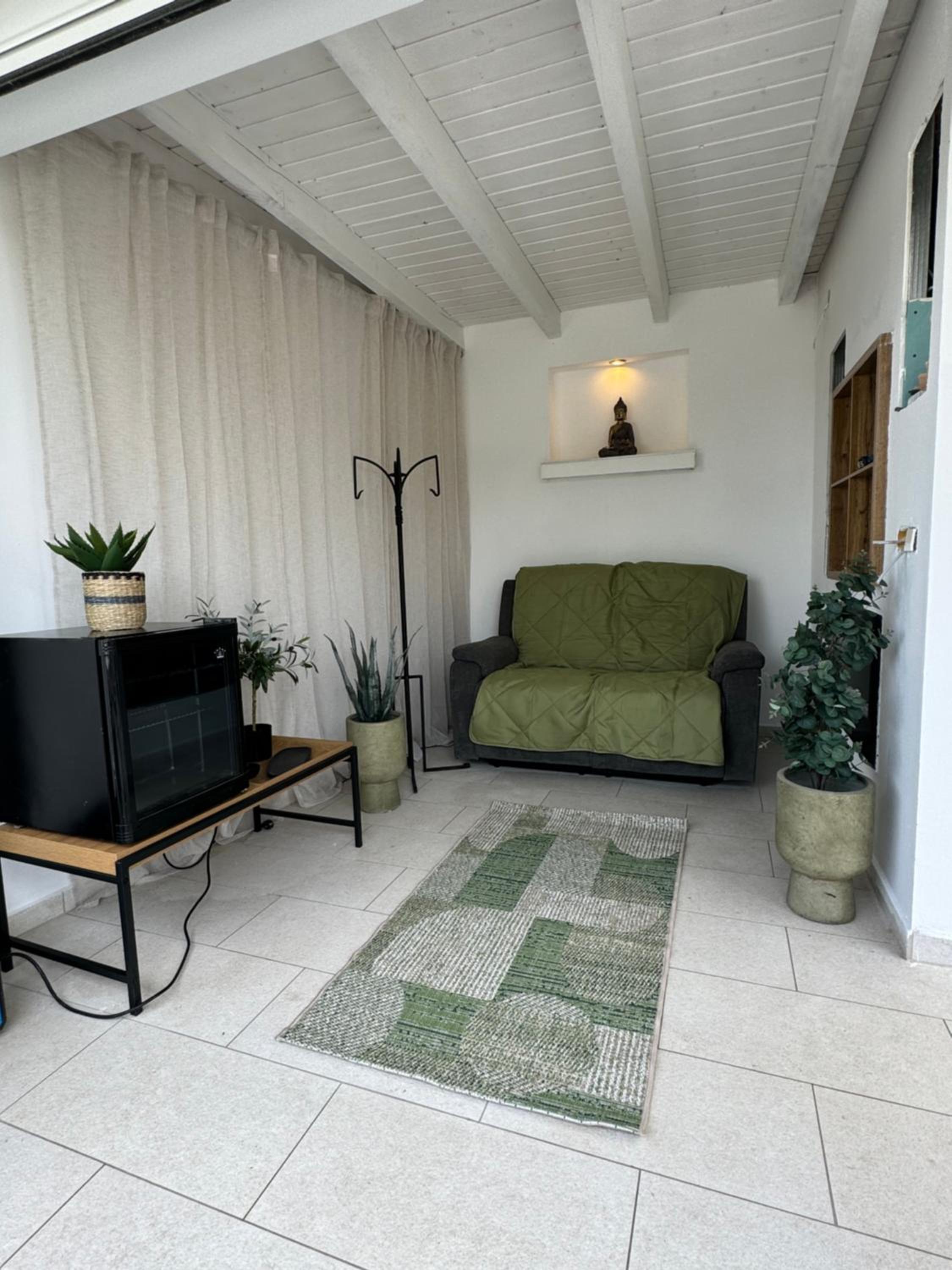 One-Bedroom Apartment - Photo 34