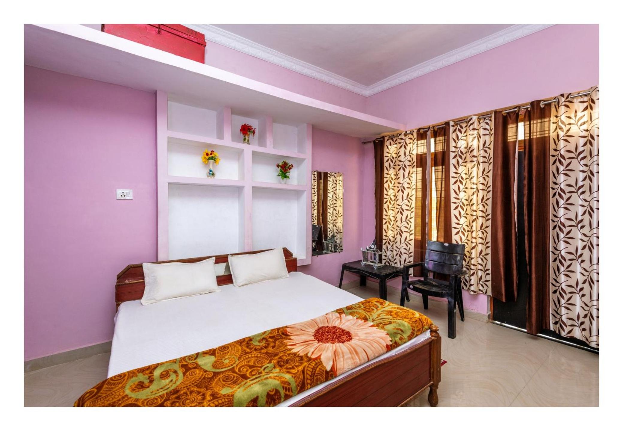 Double Room With Private Bathroom photo 2