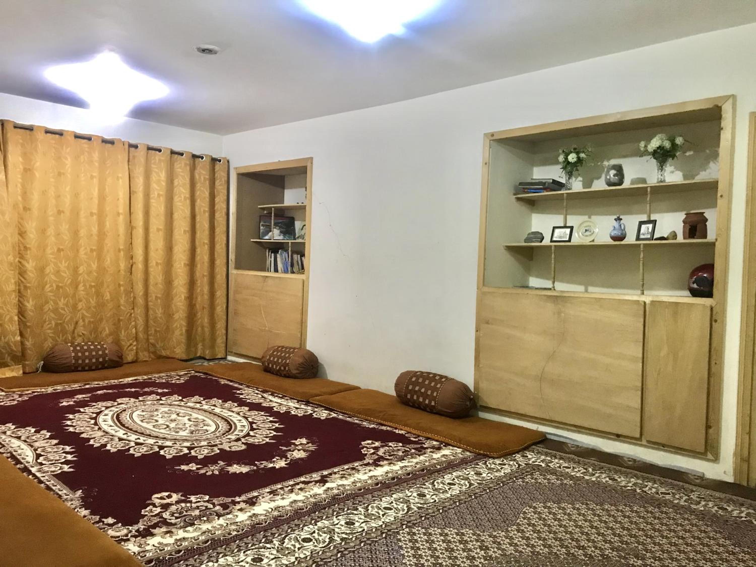 Mixed Dormitory Room