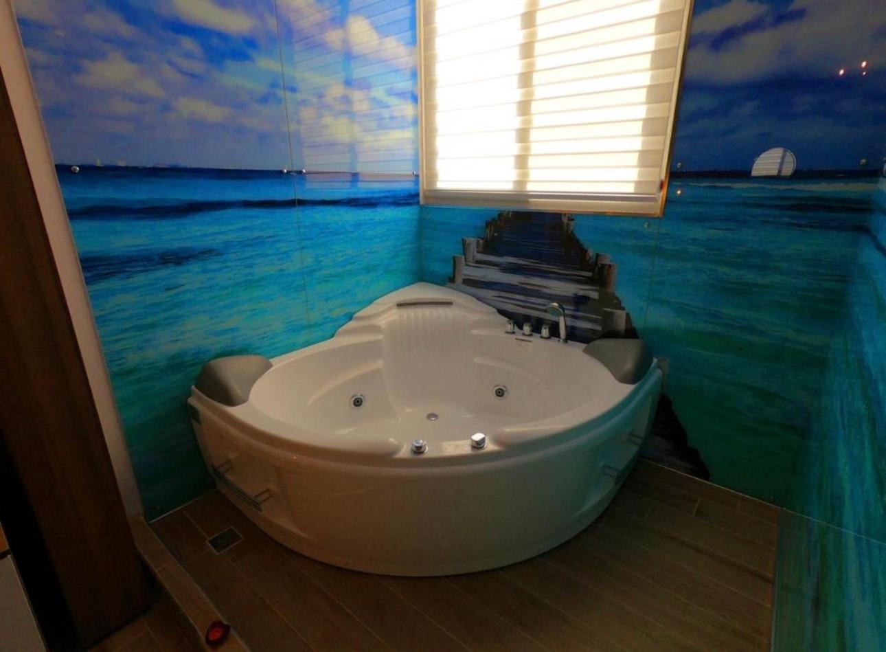 Deluxe Junior Suite photo 2