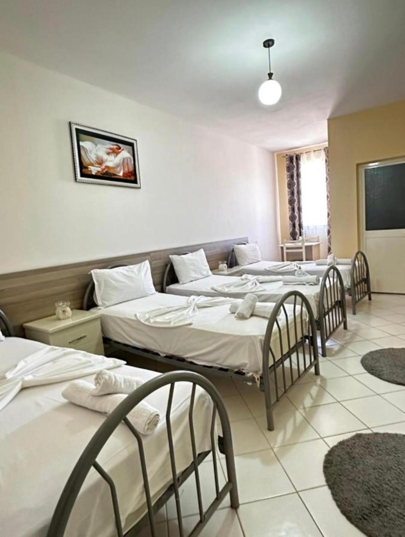 Bed In 10-Bed Mixed Dormitory Room photo 2