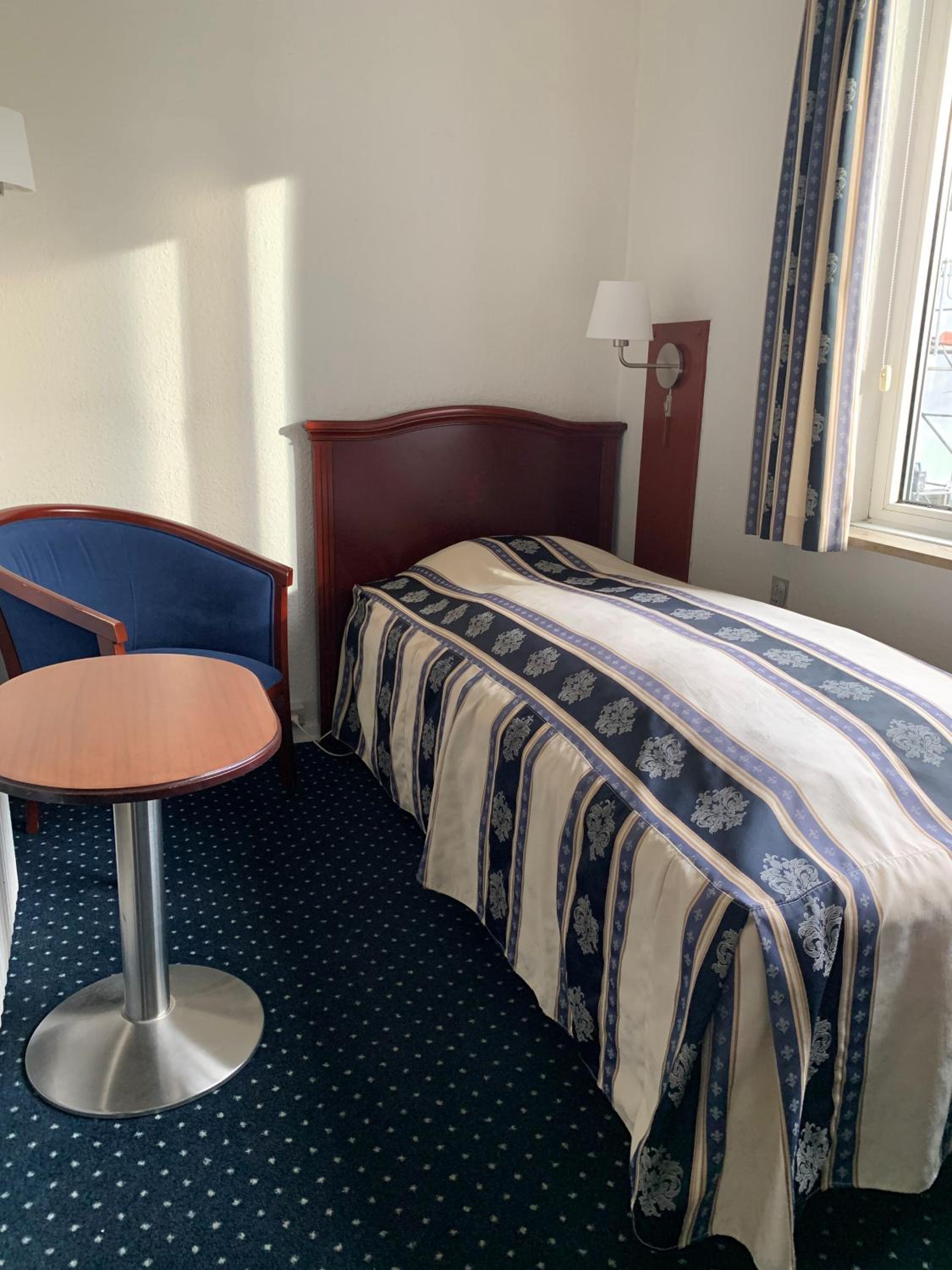 Small Single Room