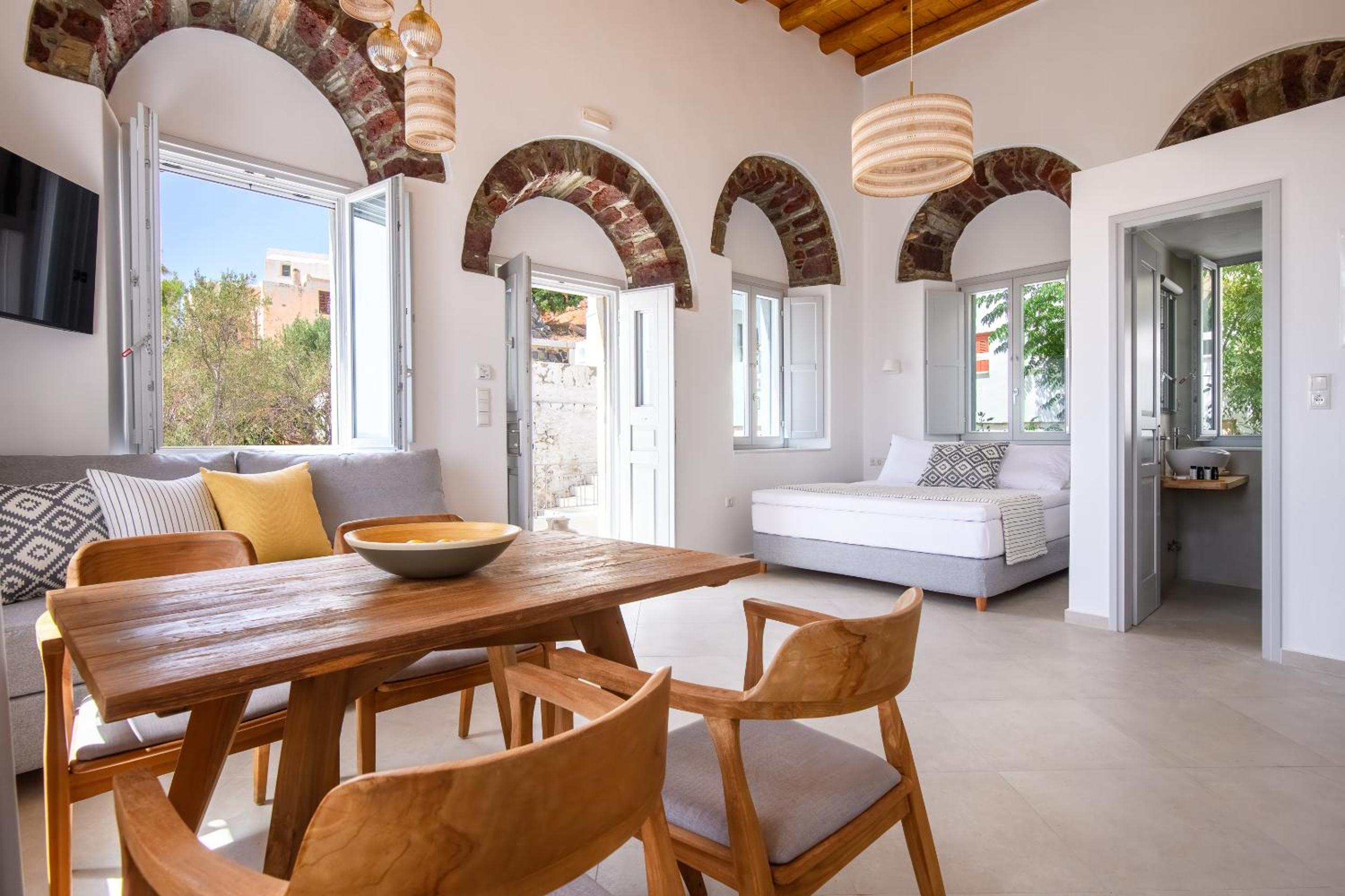 Deluxe Apartment with Balcony and Sea View