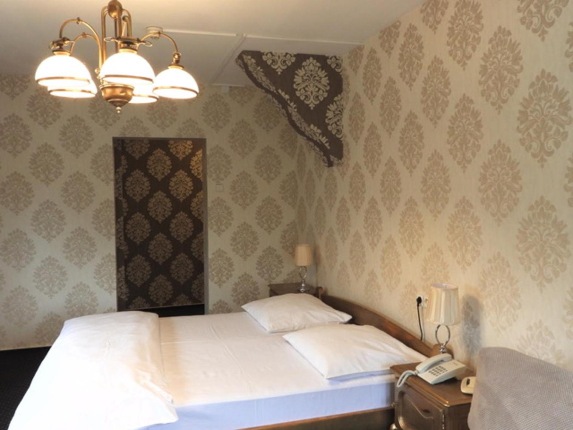 Double Room with King Bed photo 1