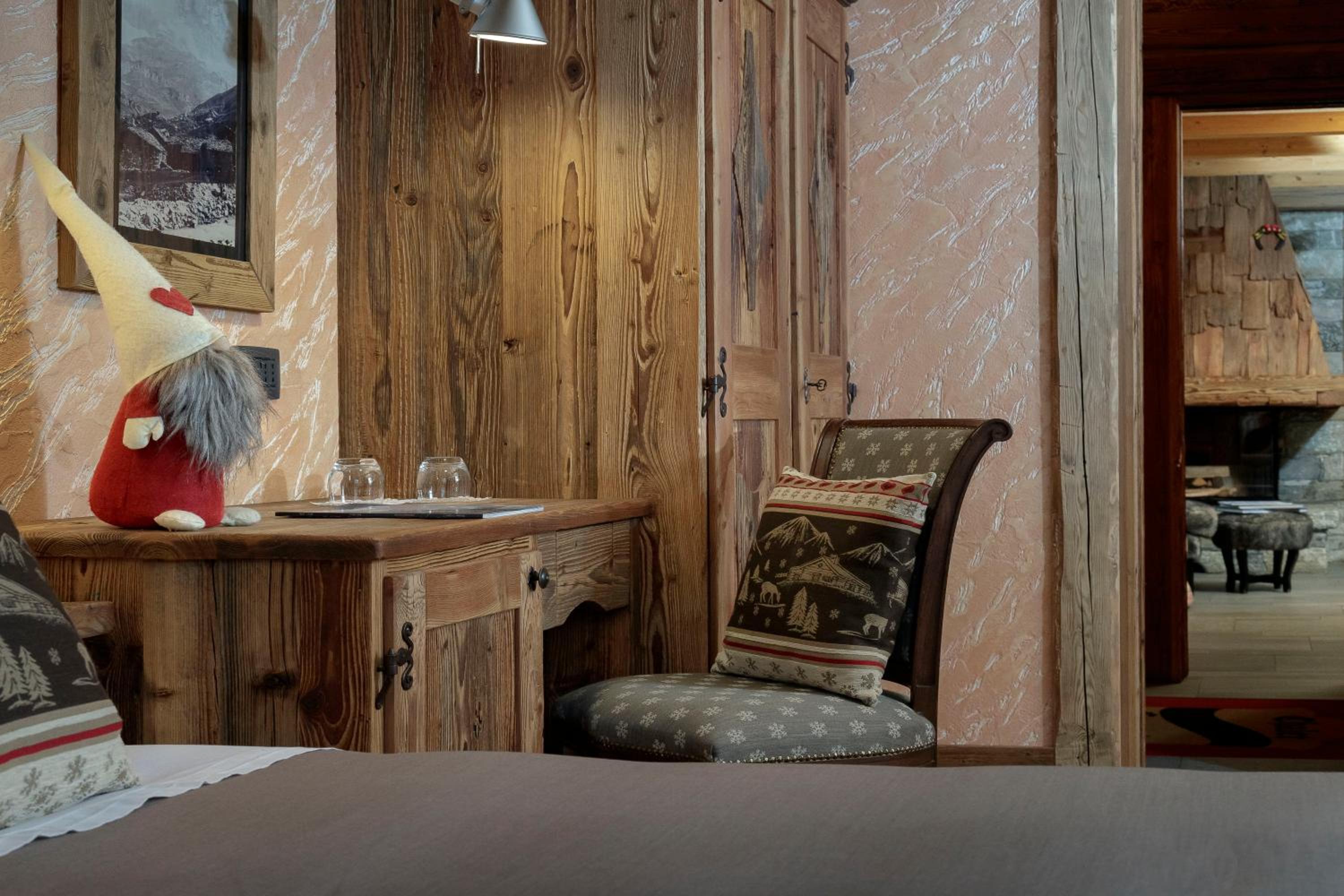 Suite with Spa Access photo 1