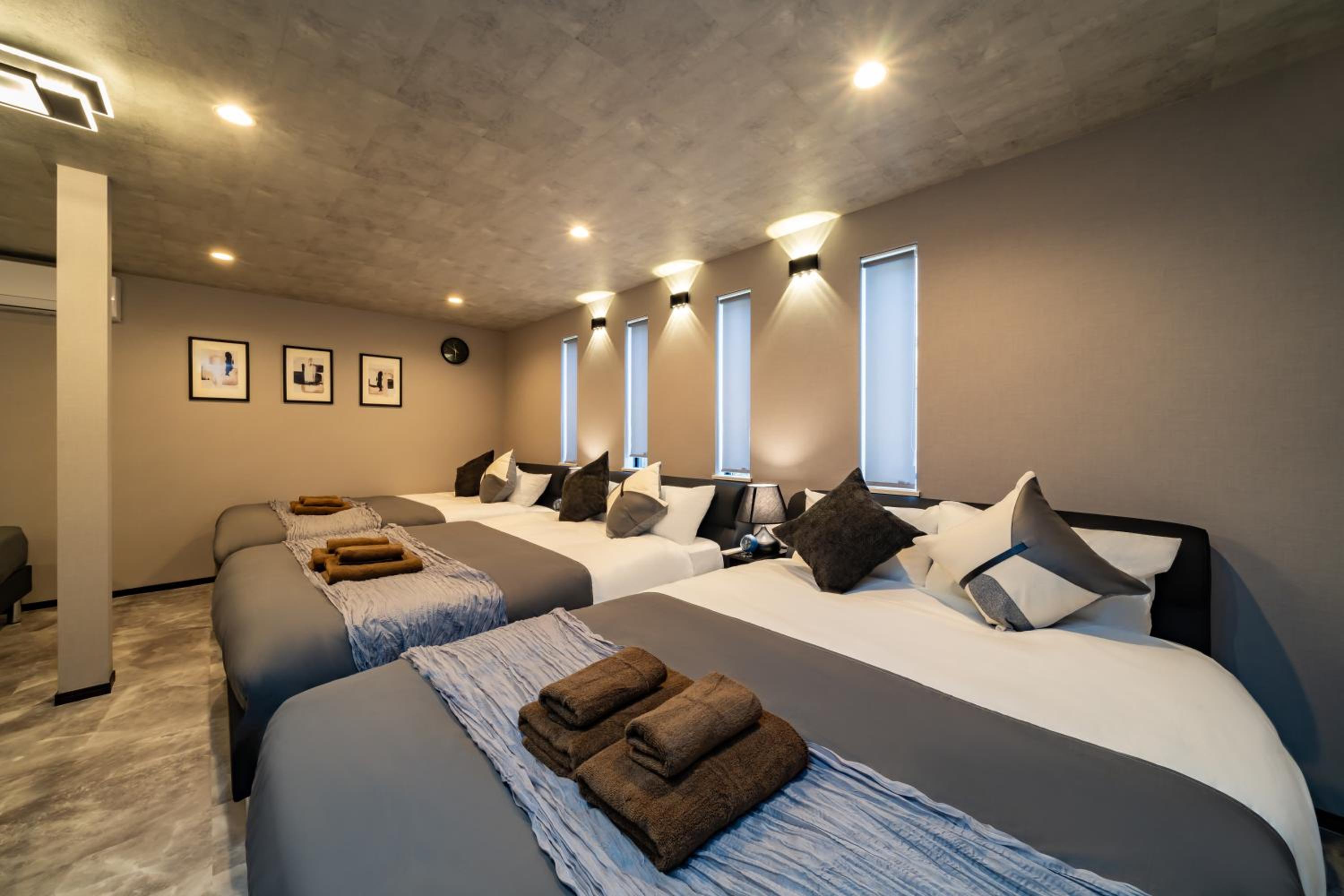 One-Bedroom House photo 1