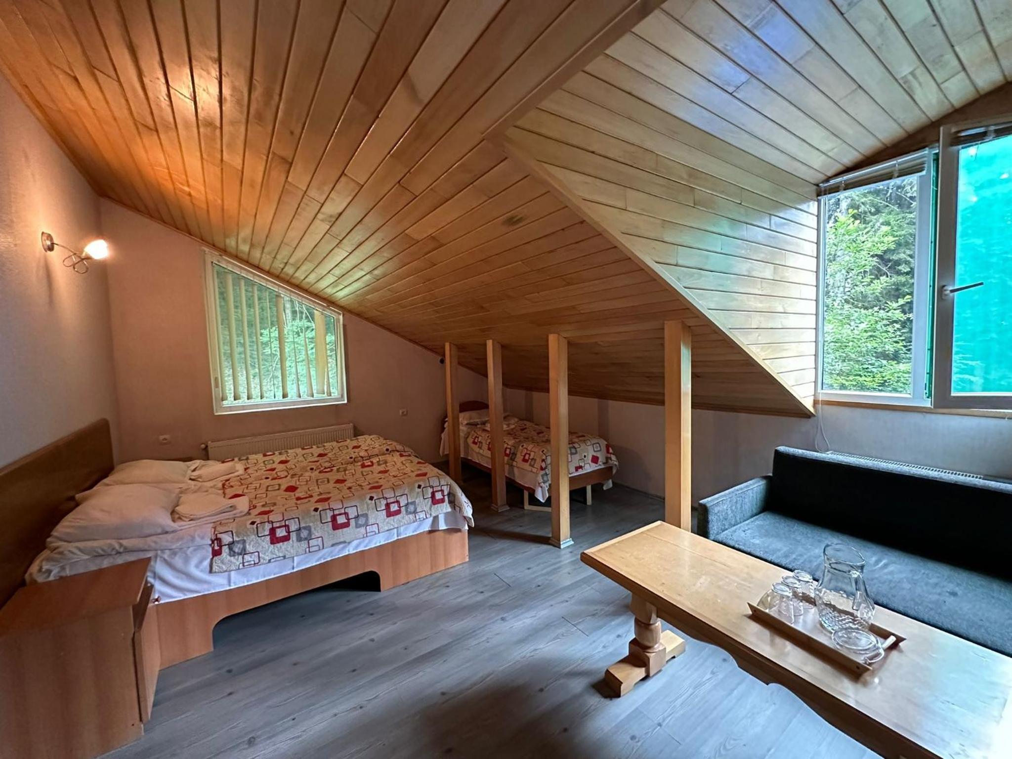 Quadruple Room with Mountain View photo 3