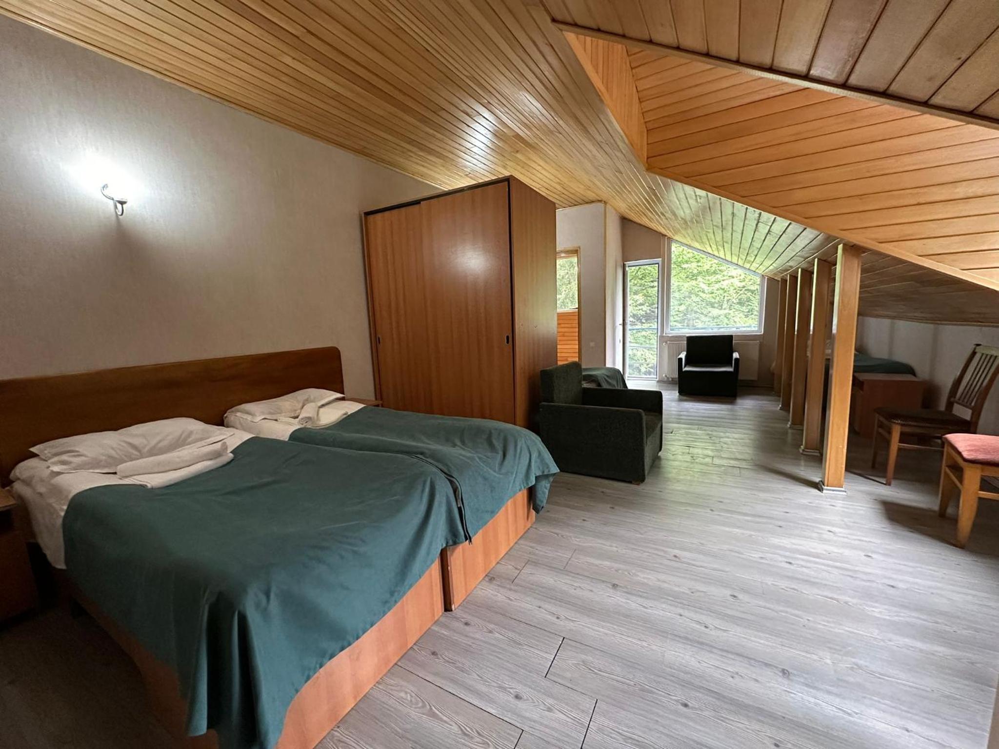 Quadruple Room with Mountain View photo 1