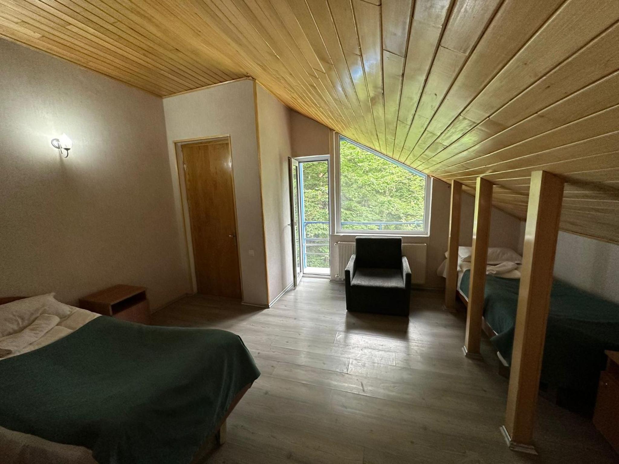 Quadruple Room with Mountain View photo 3