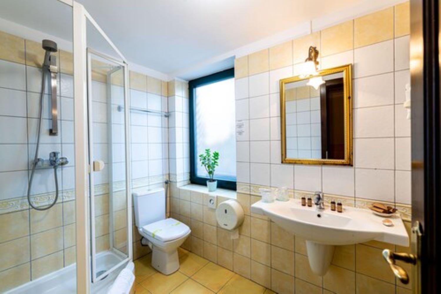 Standard Double Room - Photo 5