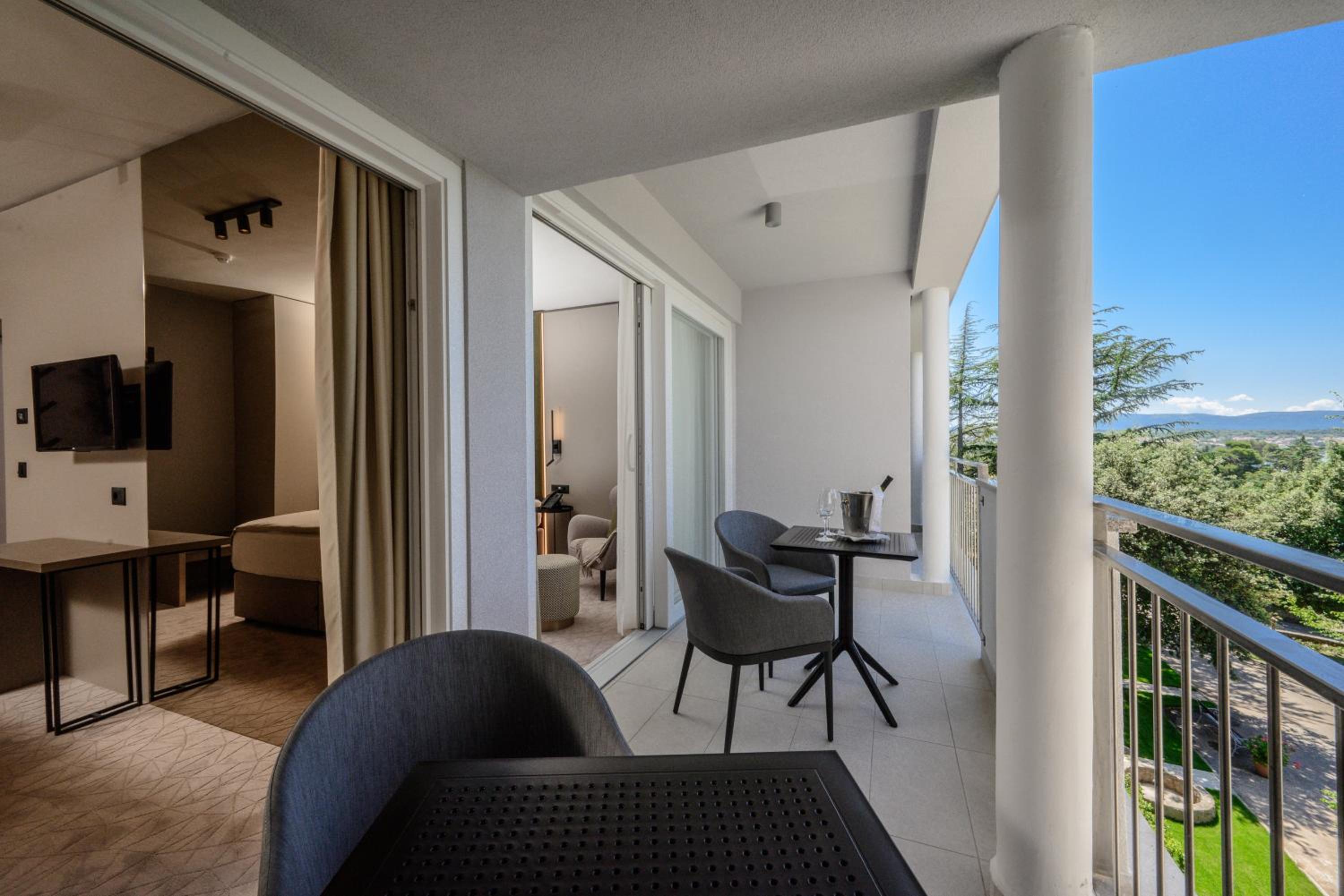 Family Room with Balcony - Photo 3