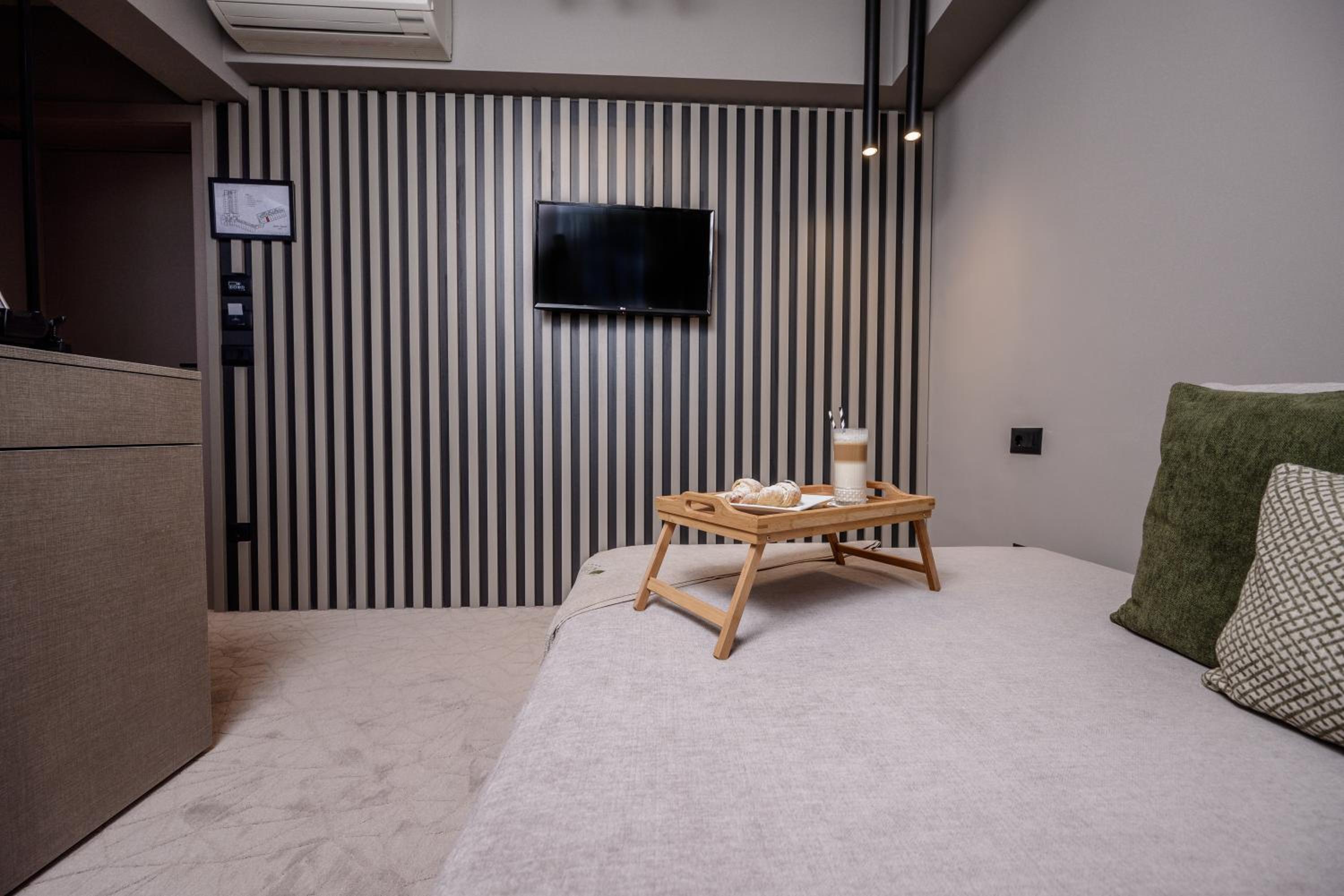Family Room - Photo 3