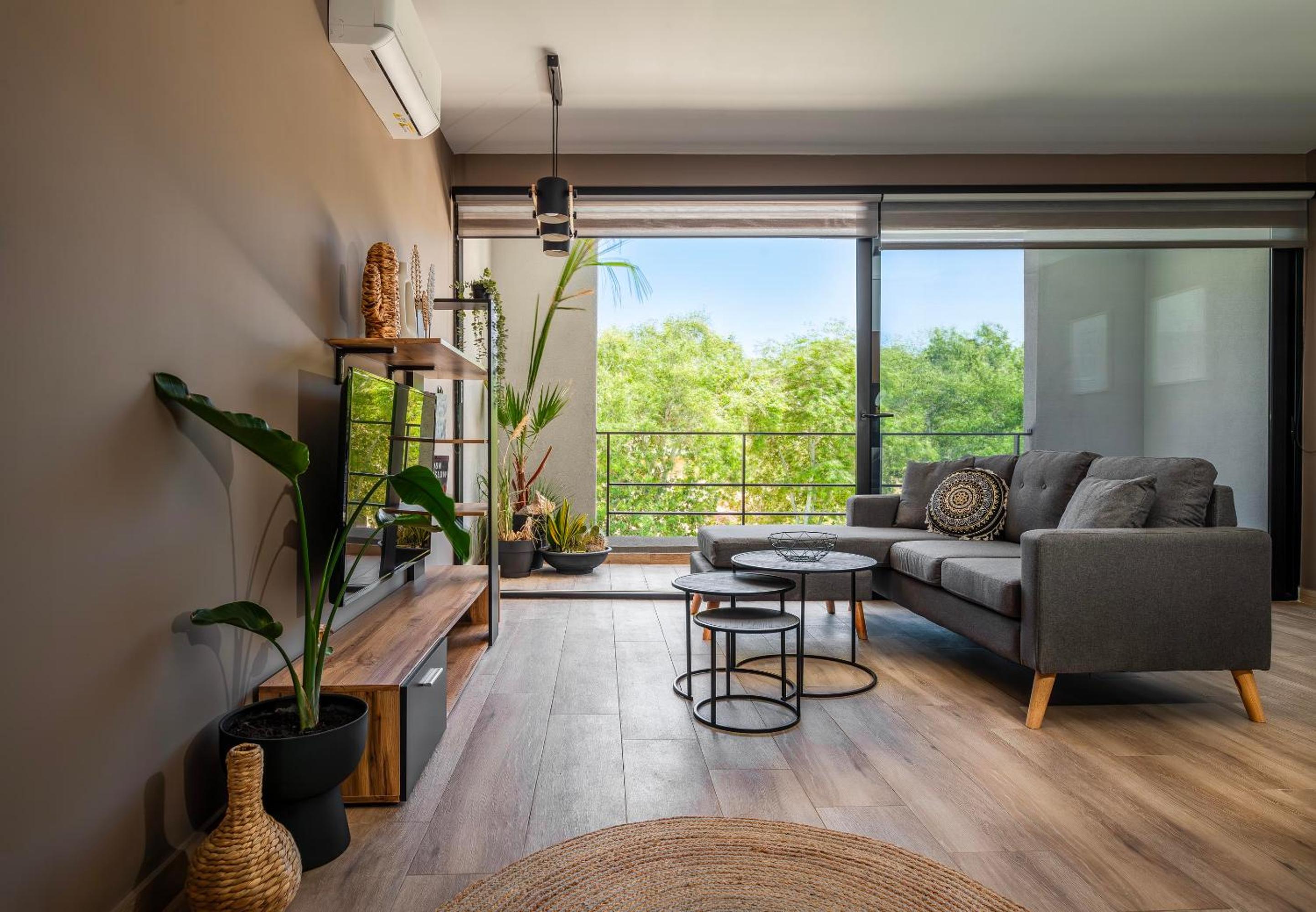 Apartment with City View