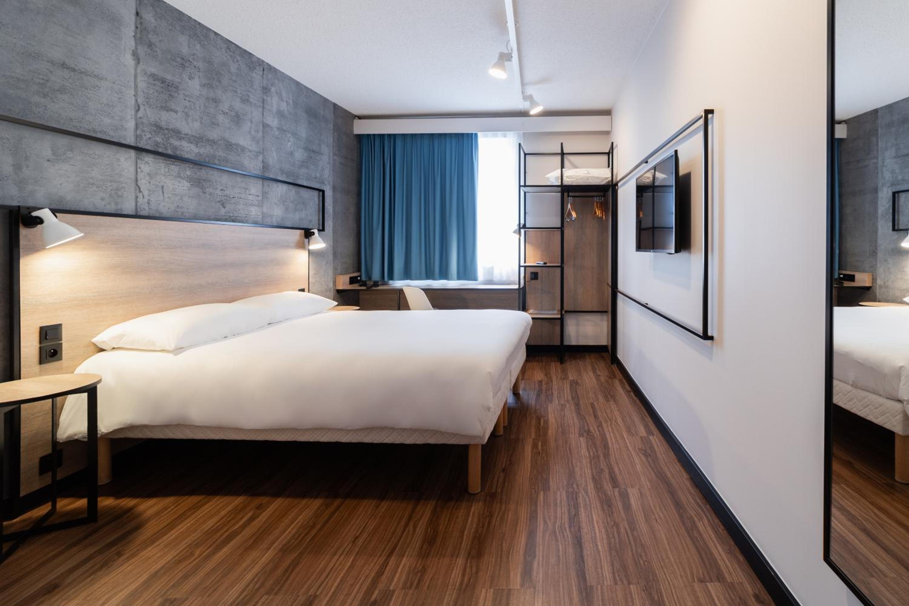 Standard Double Room - Photo 16