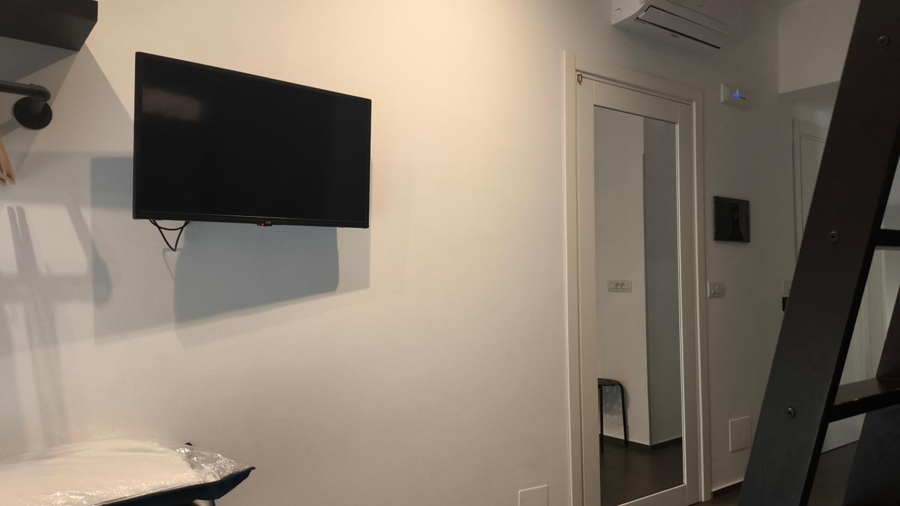 Studio Apartment photo 2