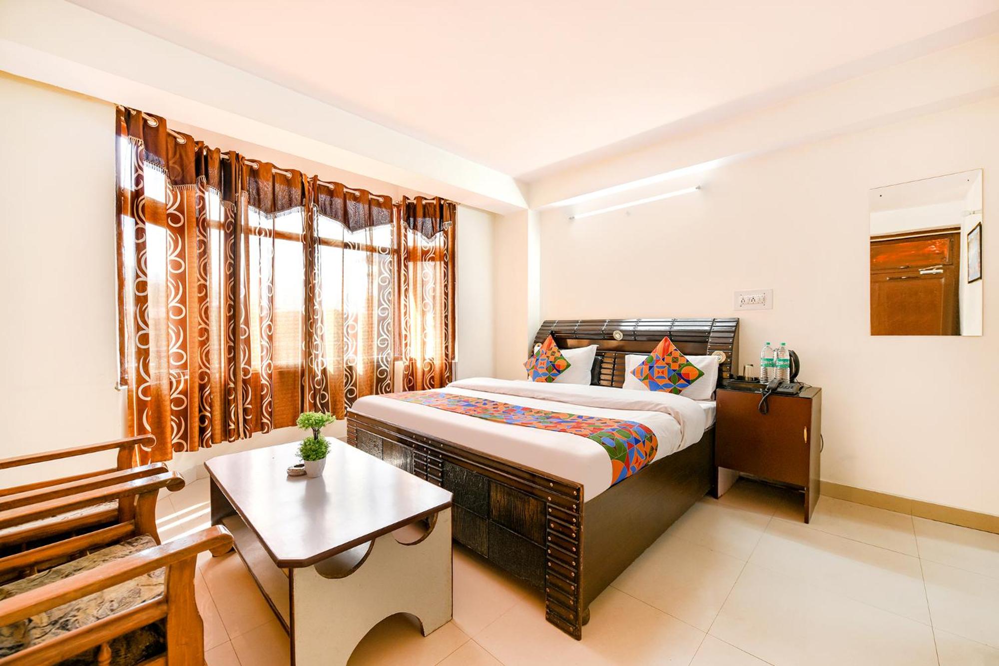 Deluxe Double Room (2 Adults + 1 Child)