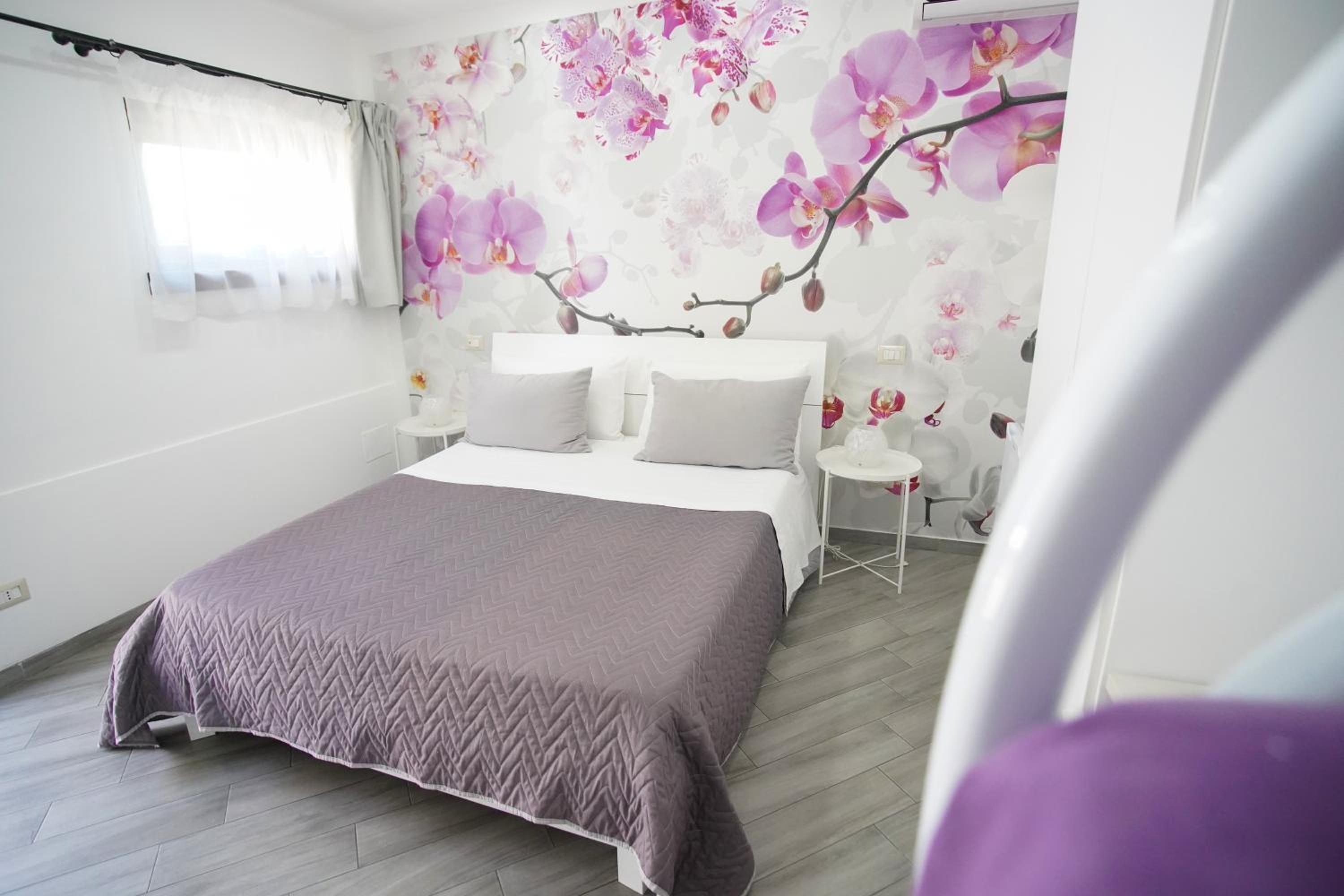 Quadruple Room with Private Bathroom - Photo 4