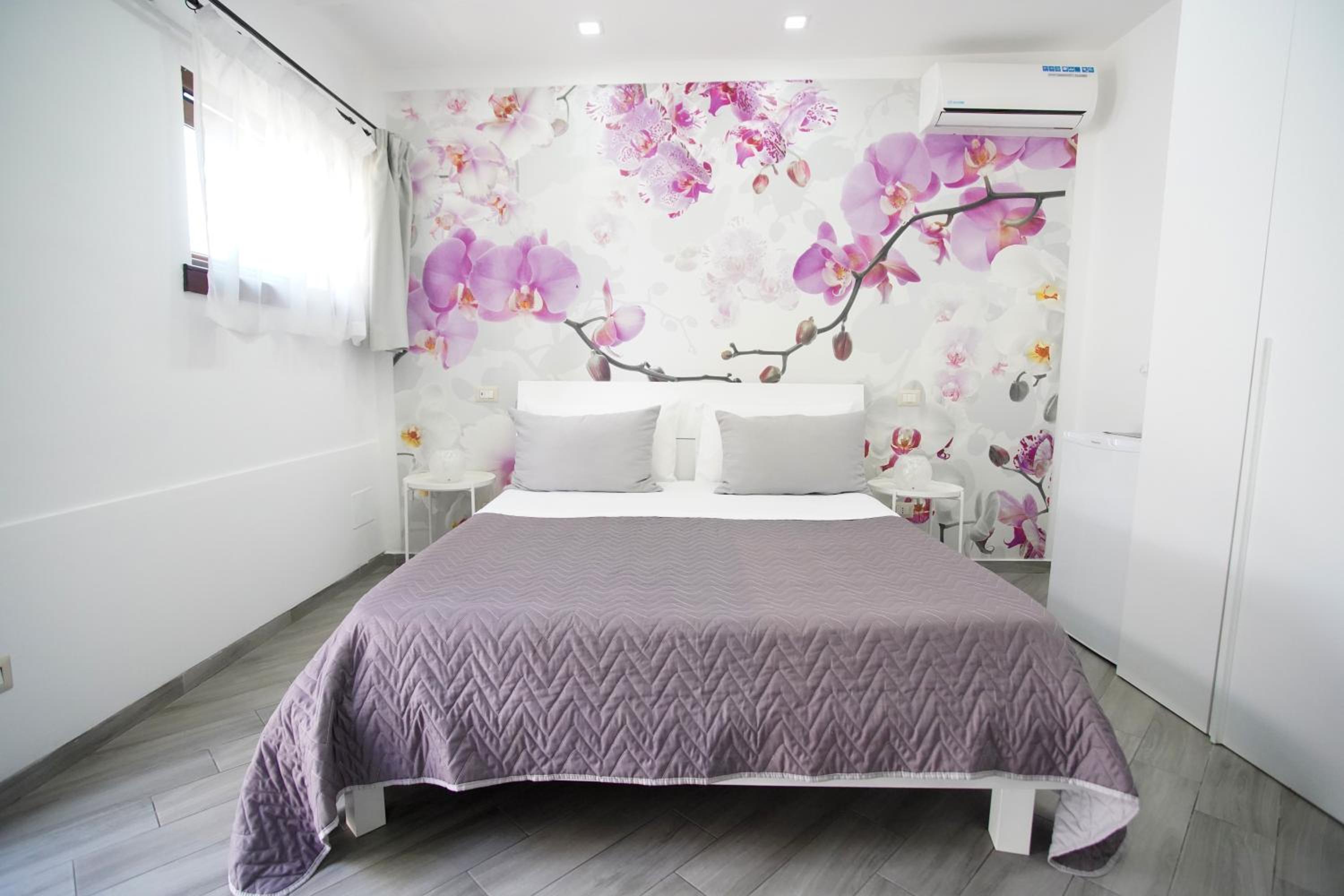 Quadruple Room with Private Bathroom - Photo 12