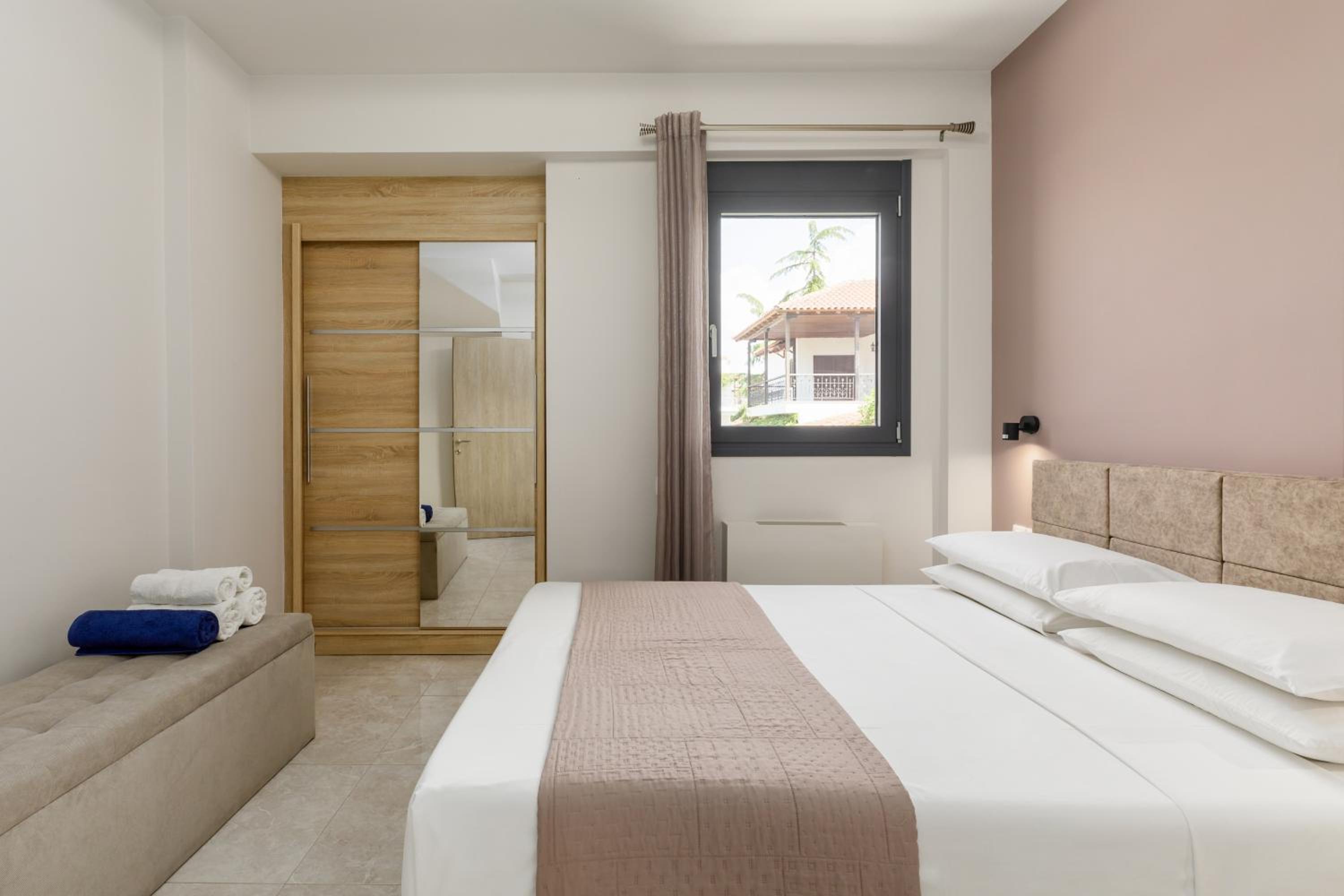 Three-Bedroom Villa photo 1