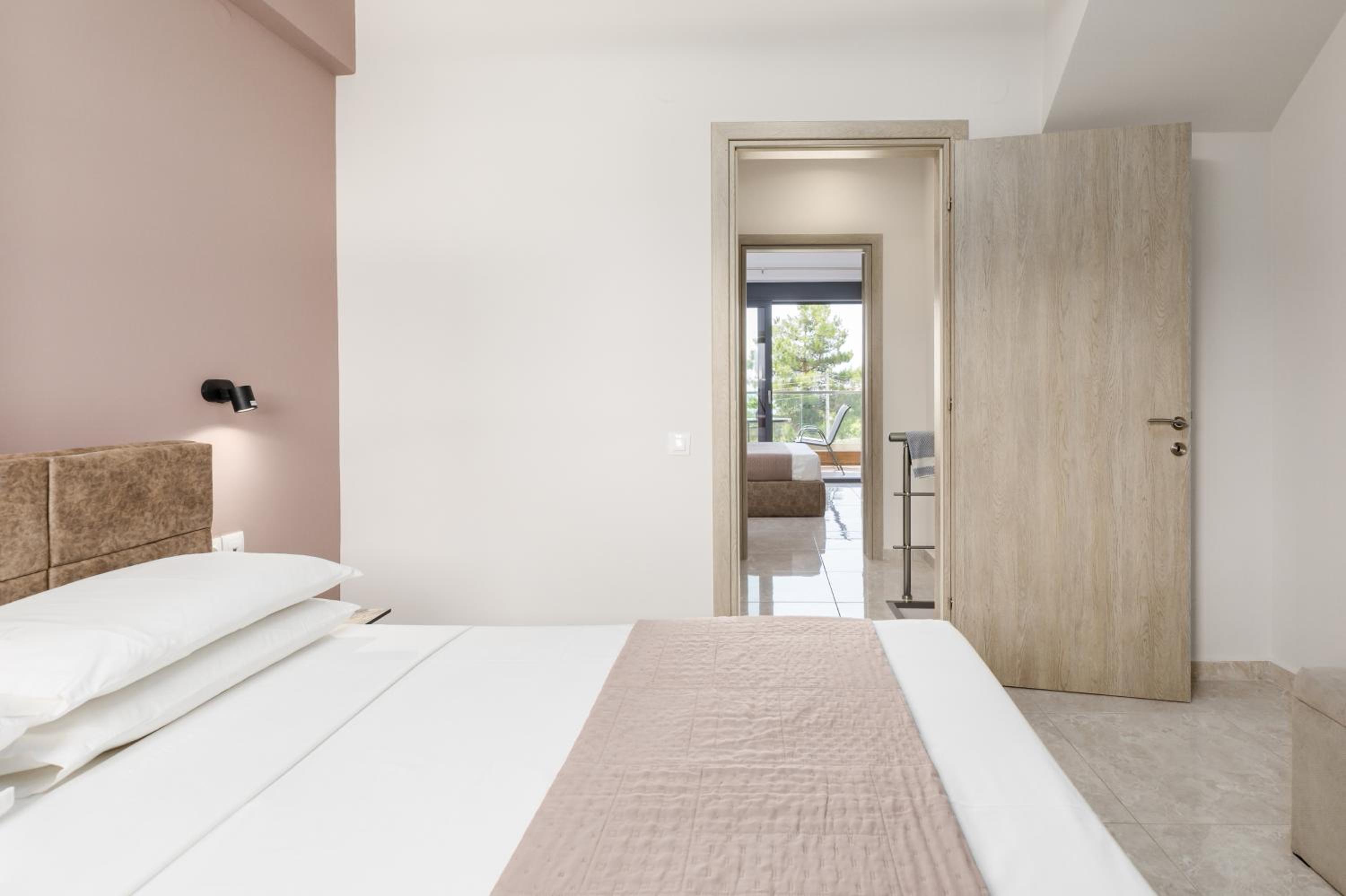 Three-Bedroom Villa photo 2