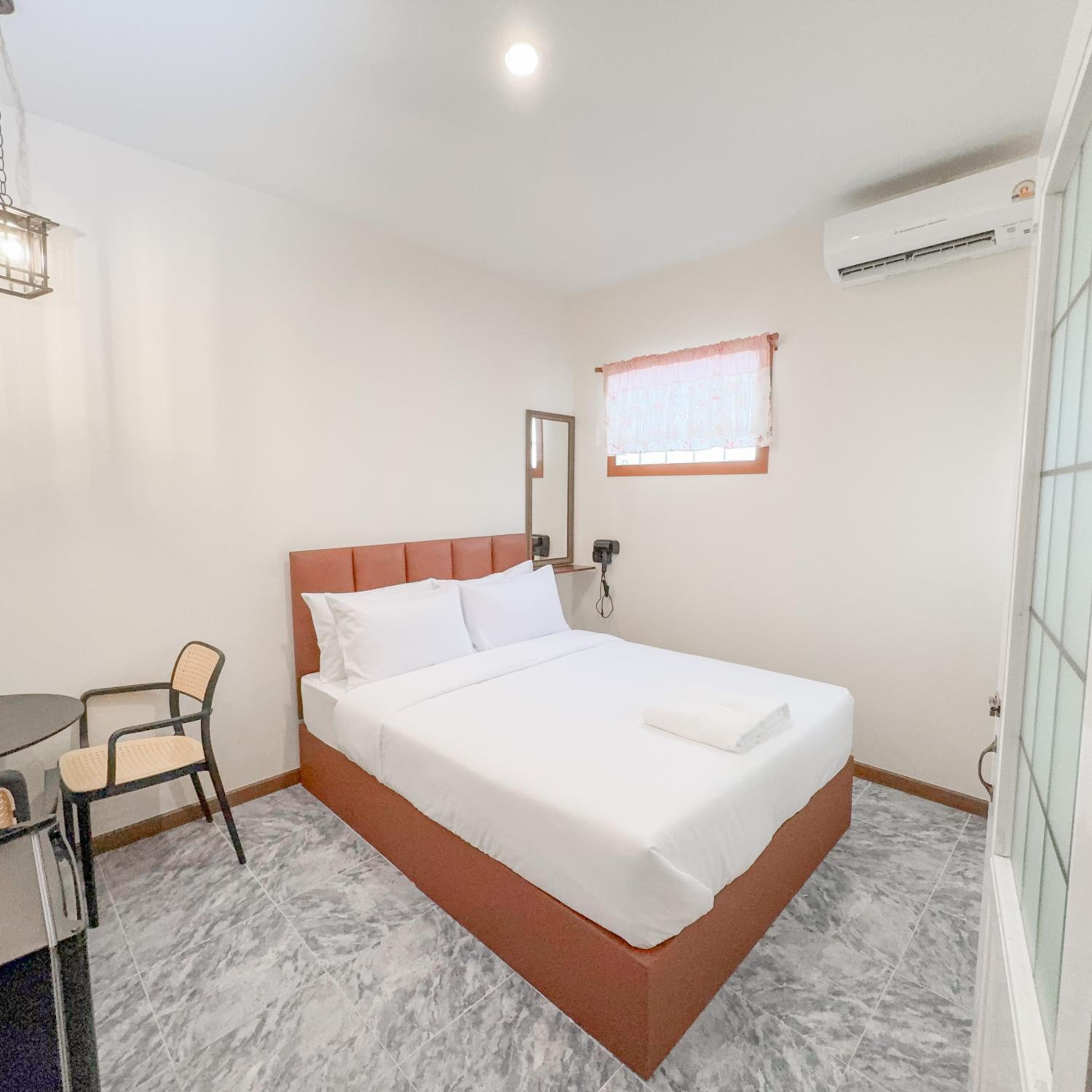 Double Room with Private Bathroom photo 2