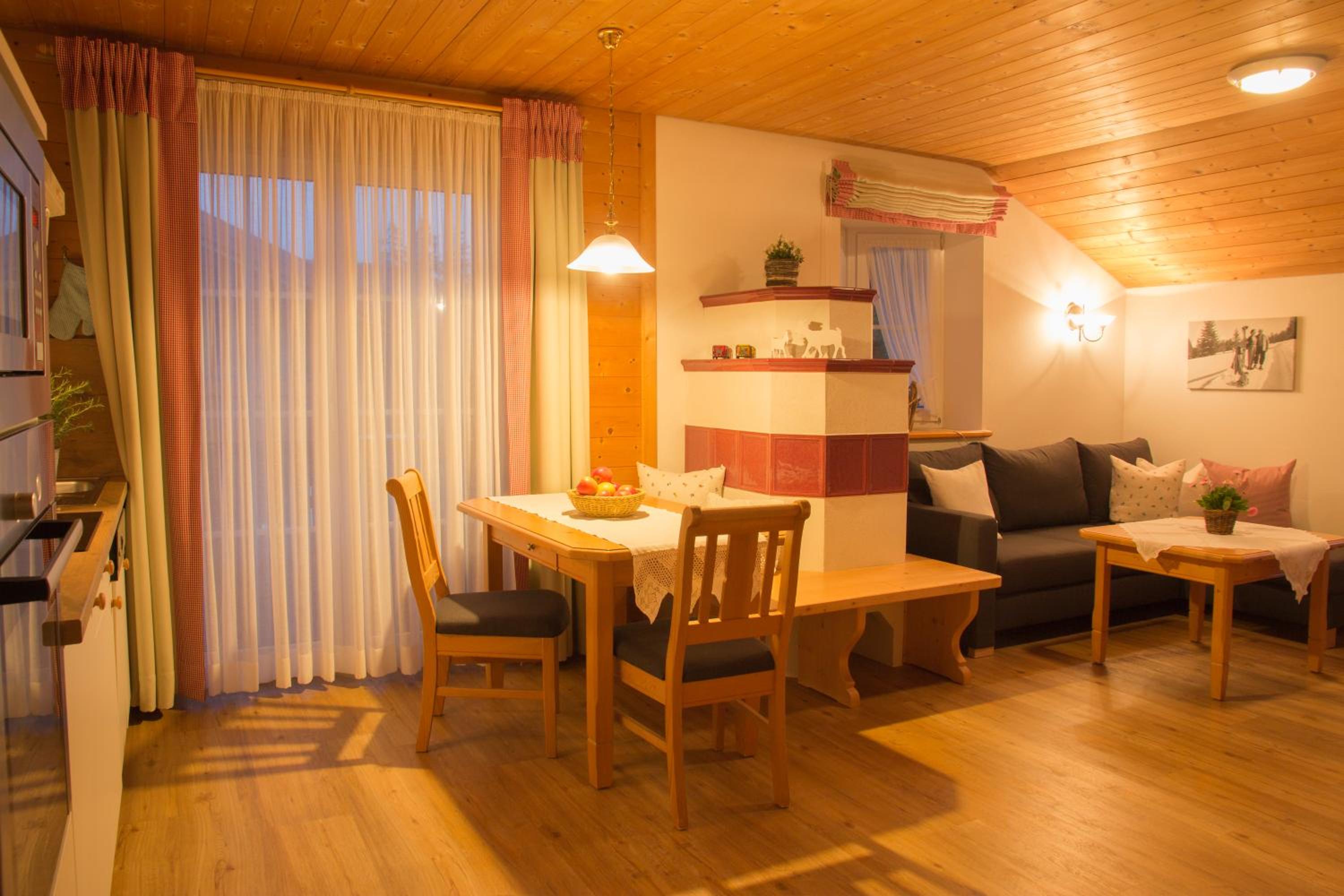 Apartment with Mountain View photo 2