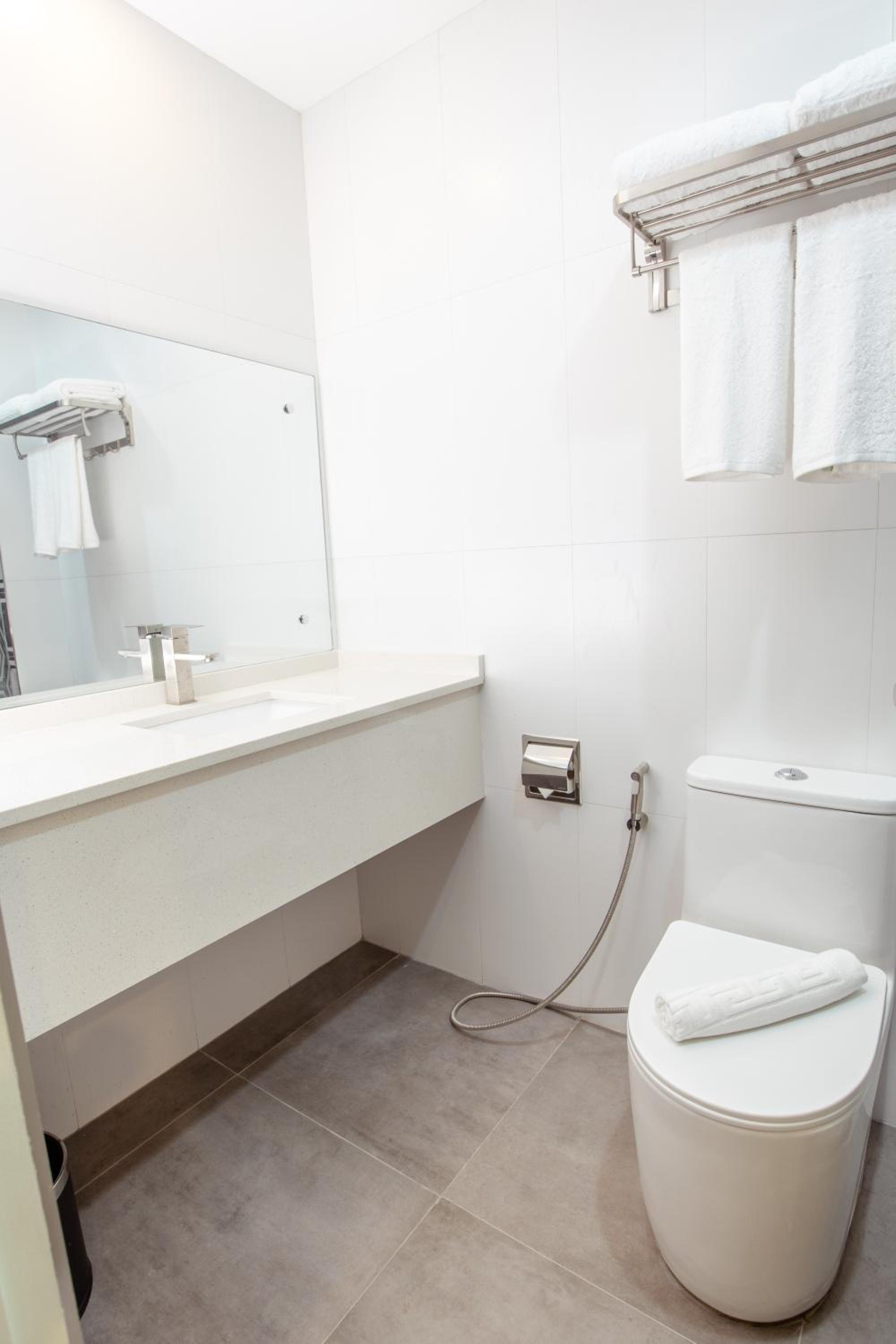 Standard Twin Room - Photo 9